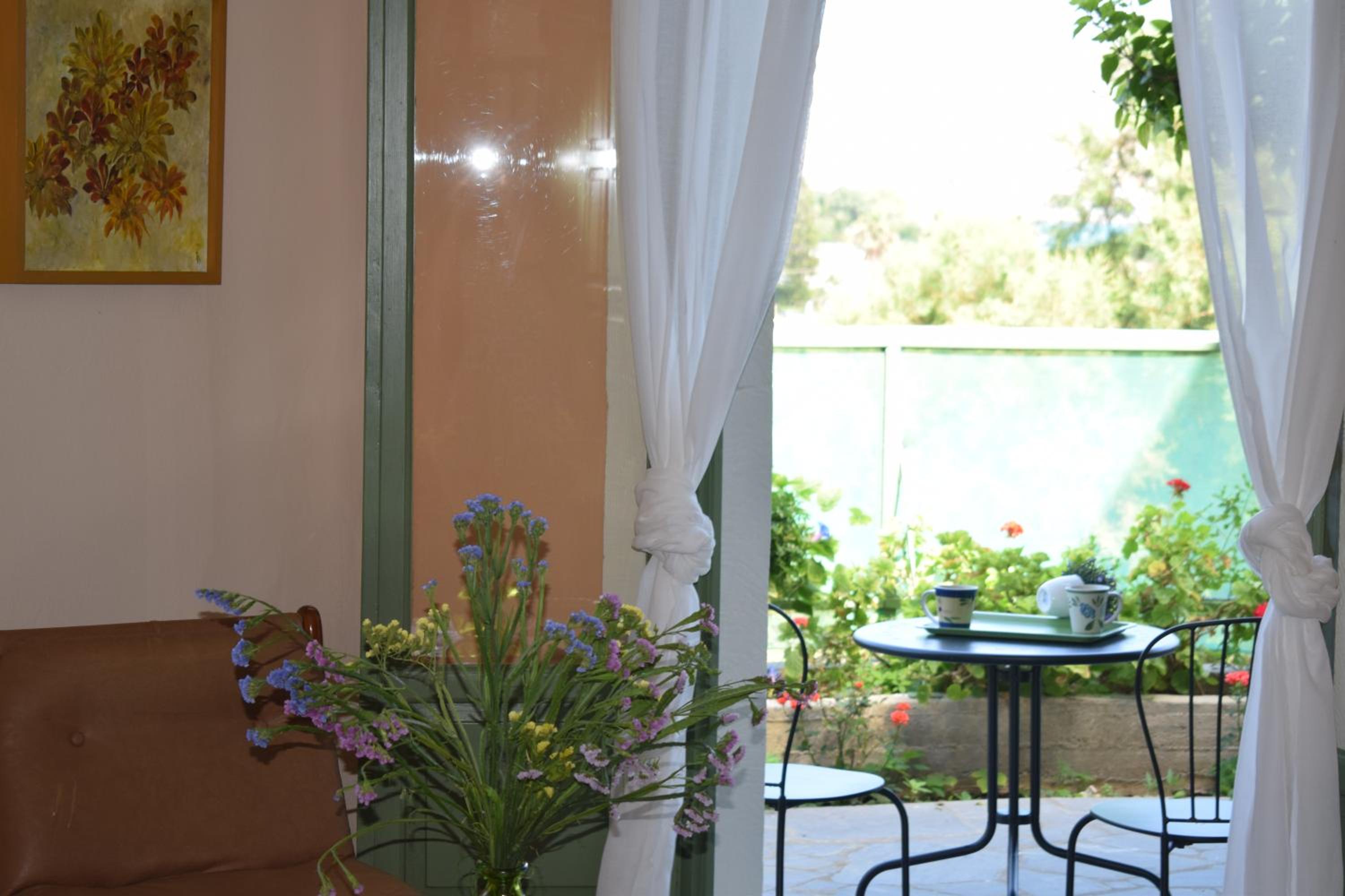 One-Bedroom Apartment (3 Adults) photo 3