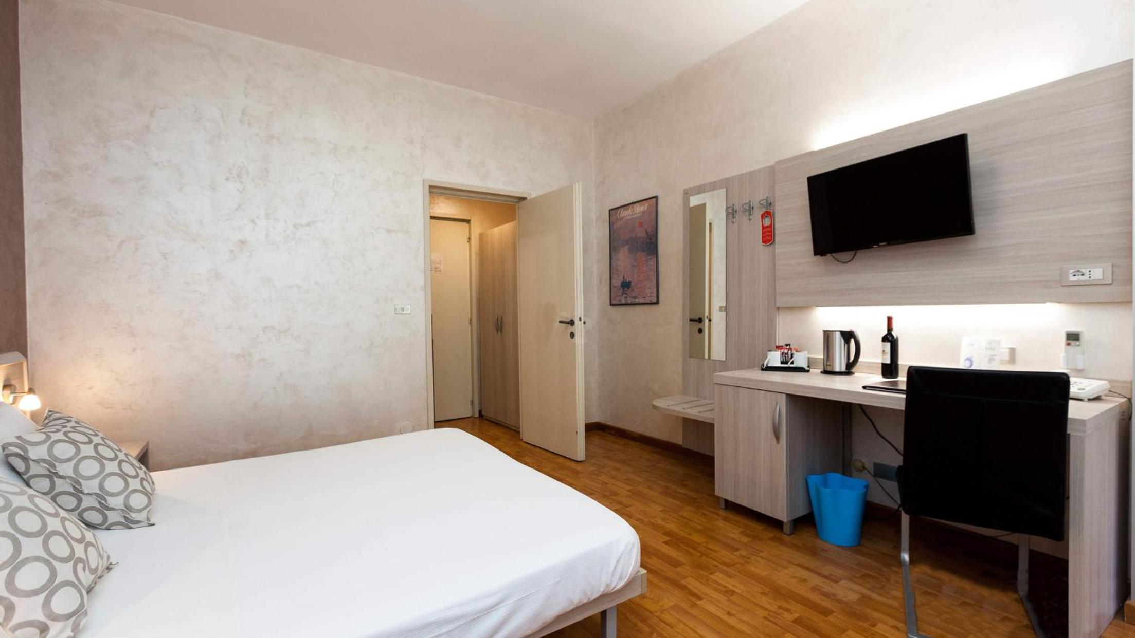 Two Connecting Rooms - Photo 14