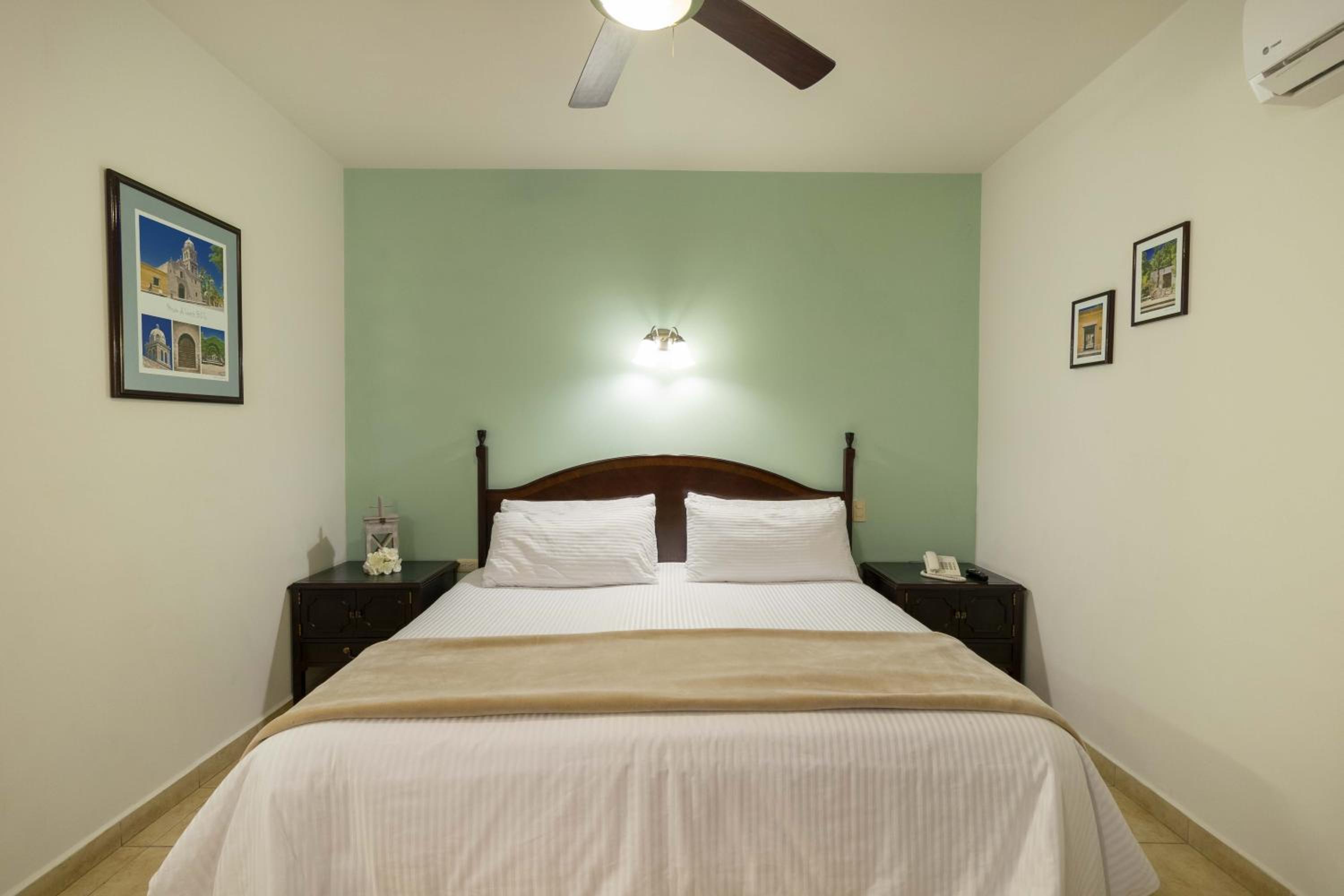 Standard King Room photo 1