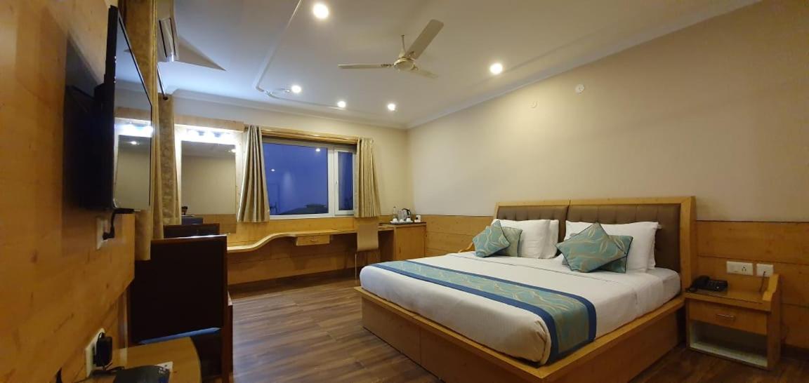 Double Room with Balcony - Photo 2