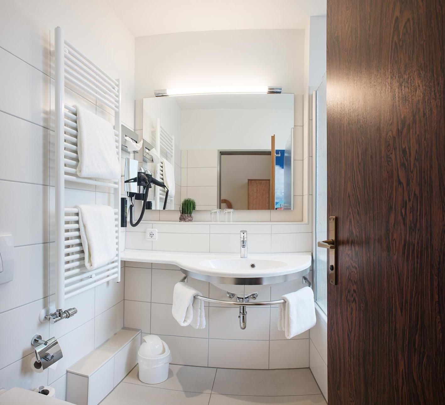 Double Room - Photo 8