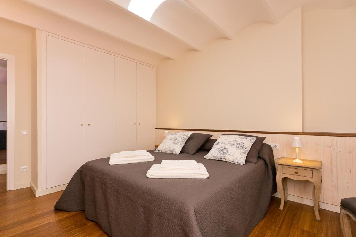 Three-Bedroom Apartment with Terrace - Attic - Passeig de Gracia, 51  photo 2
