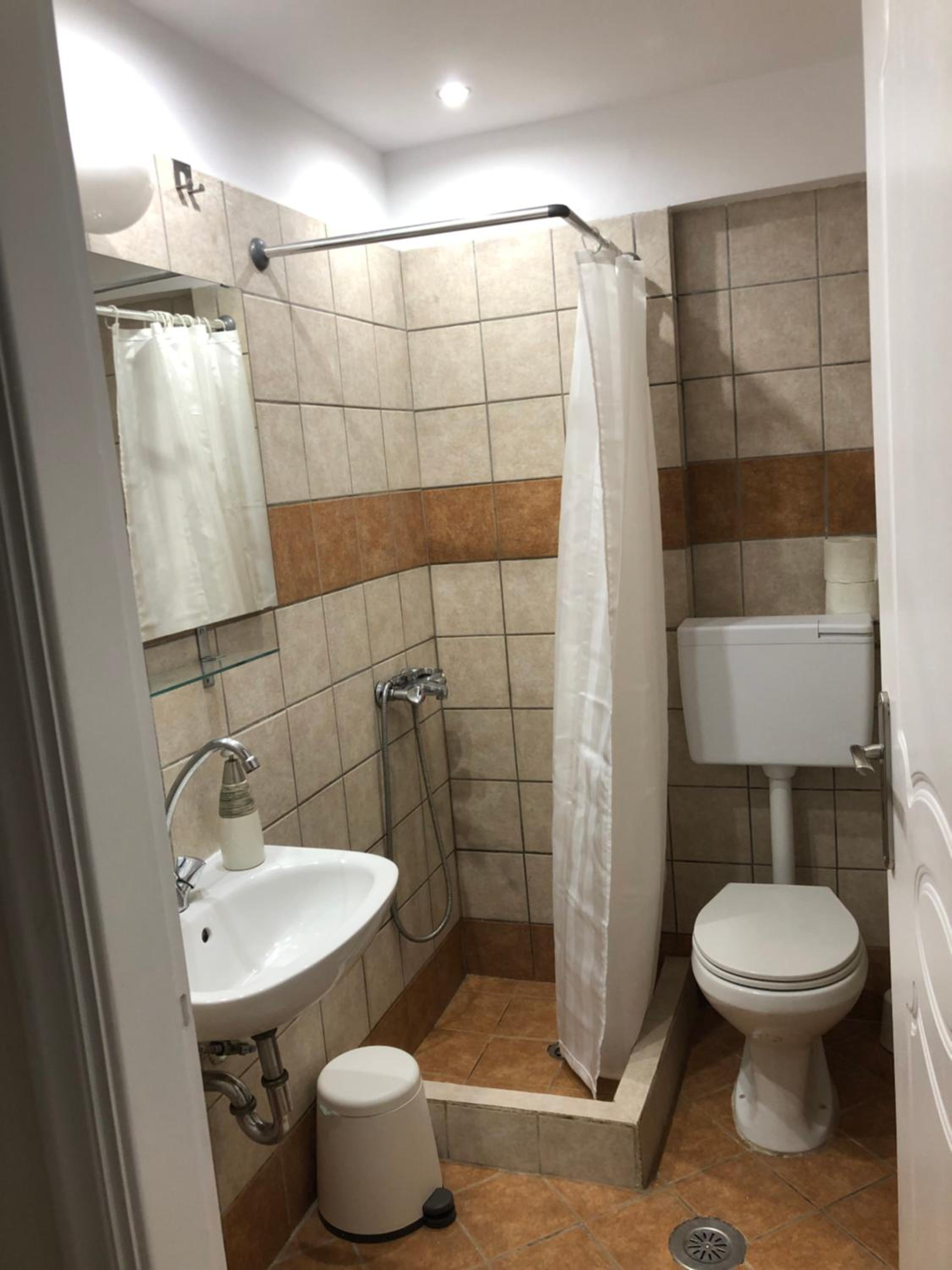 Deluxe Double or Twin Room with Balcony - Photo 5