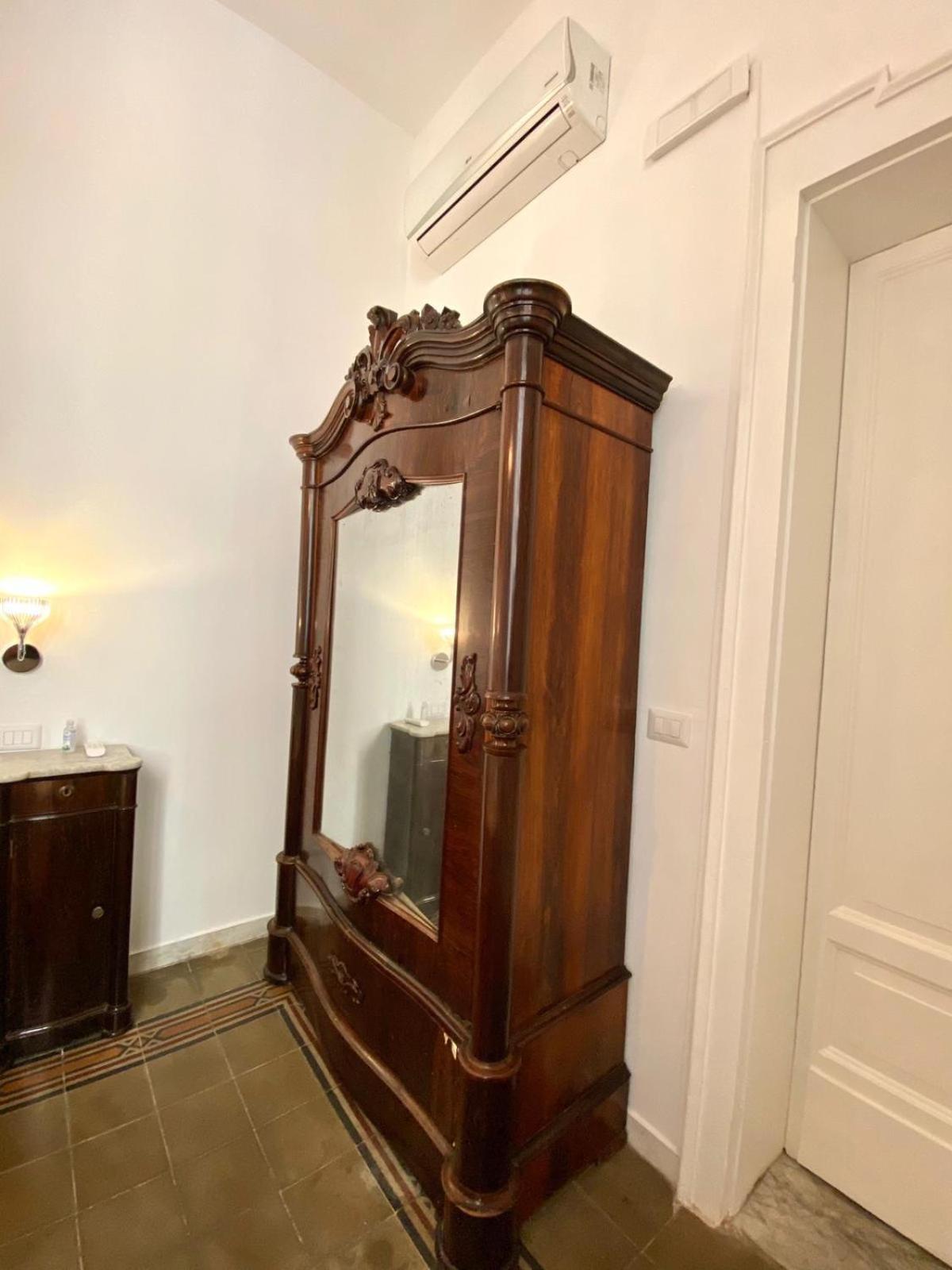 Deluxe Studio
