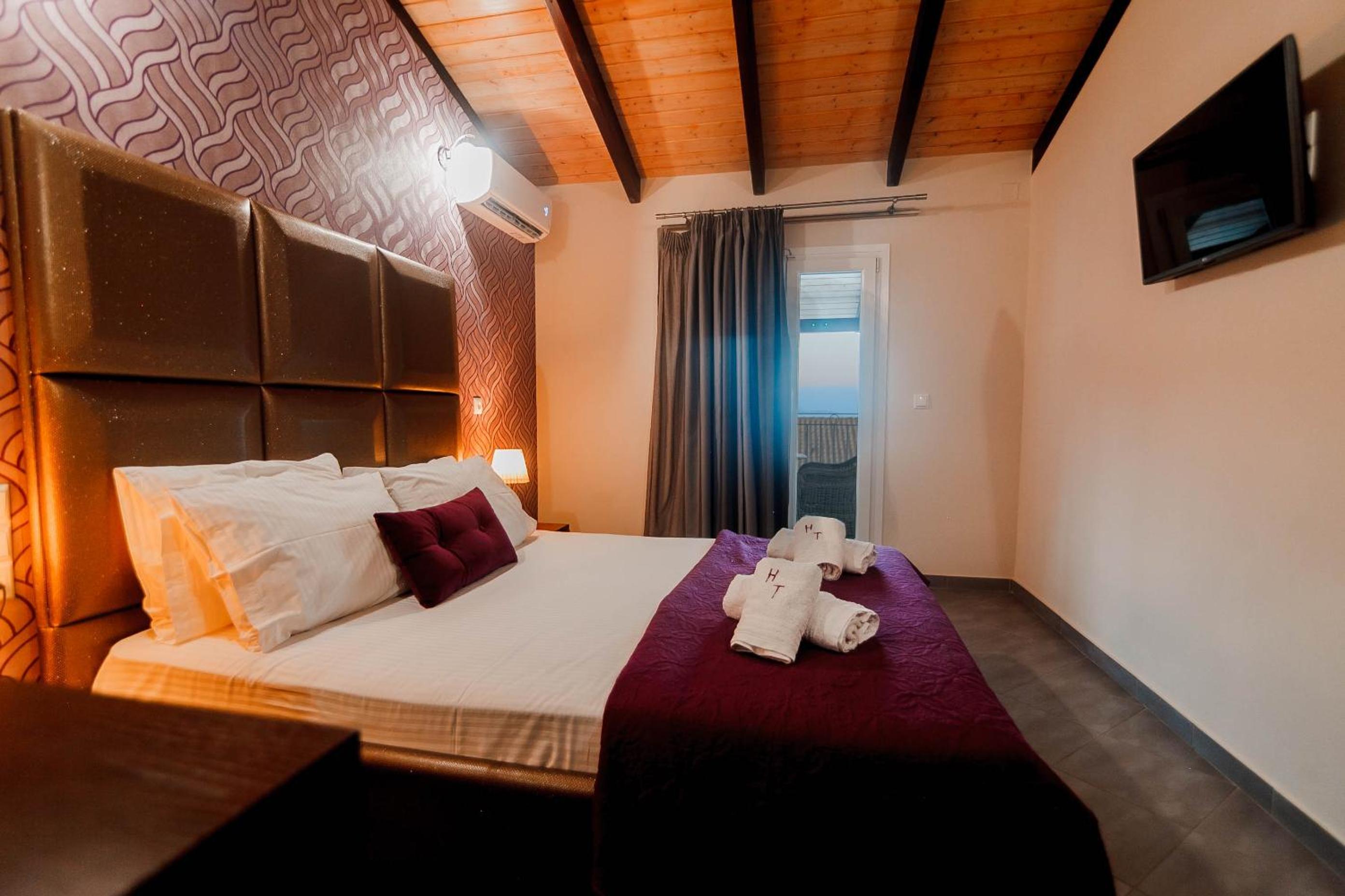 Deluxe Double Studio with Sea View photo 2