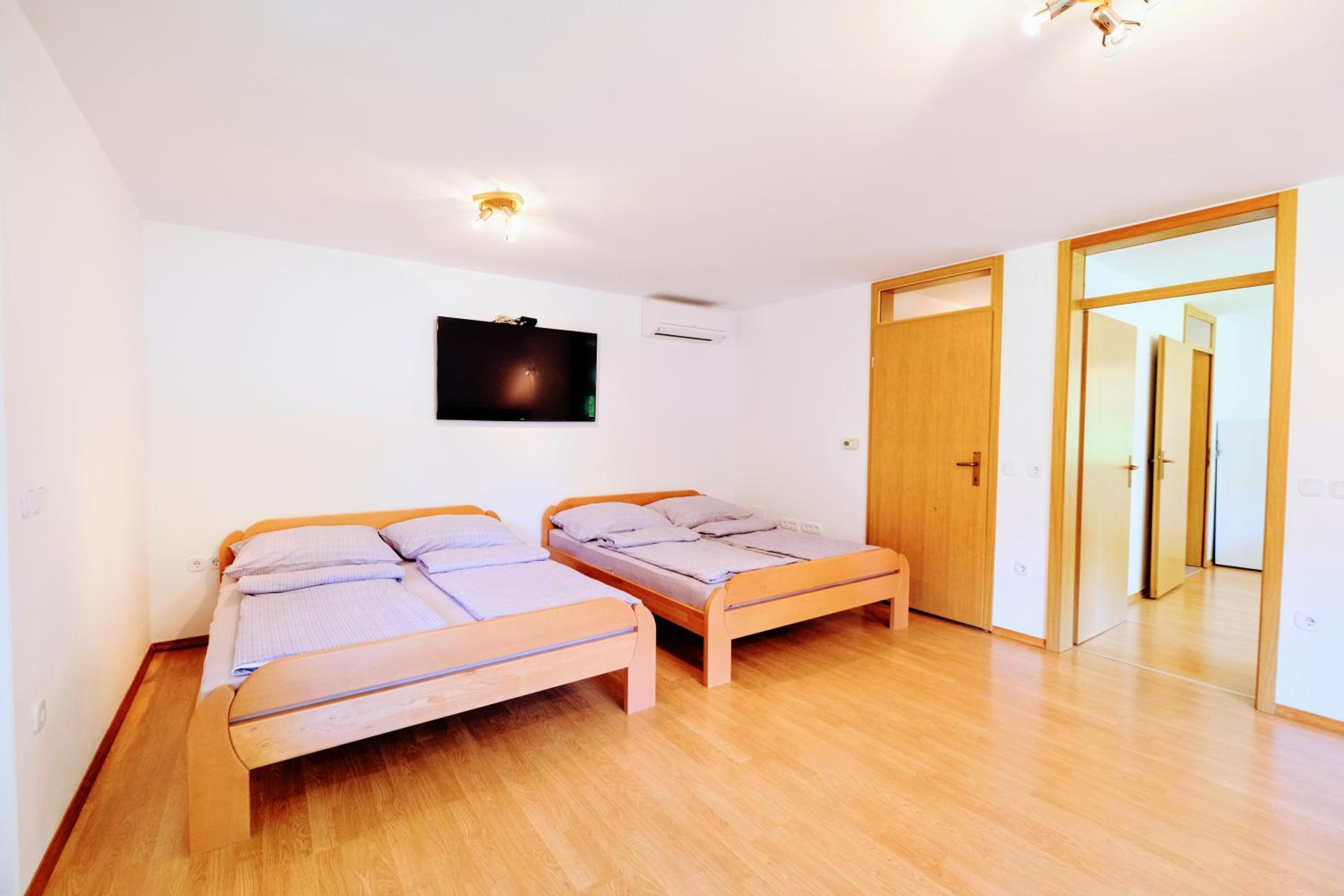 One-Bedroom Apartment with Terrace photo 3