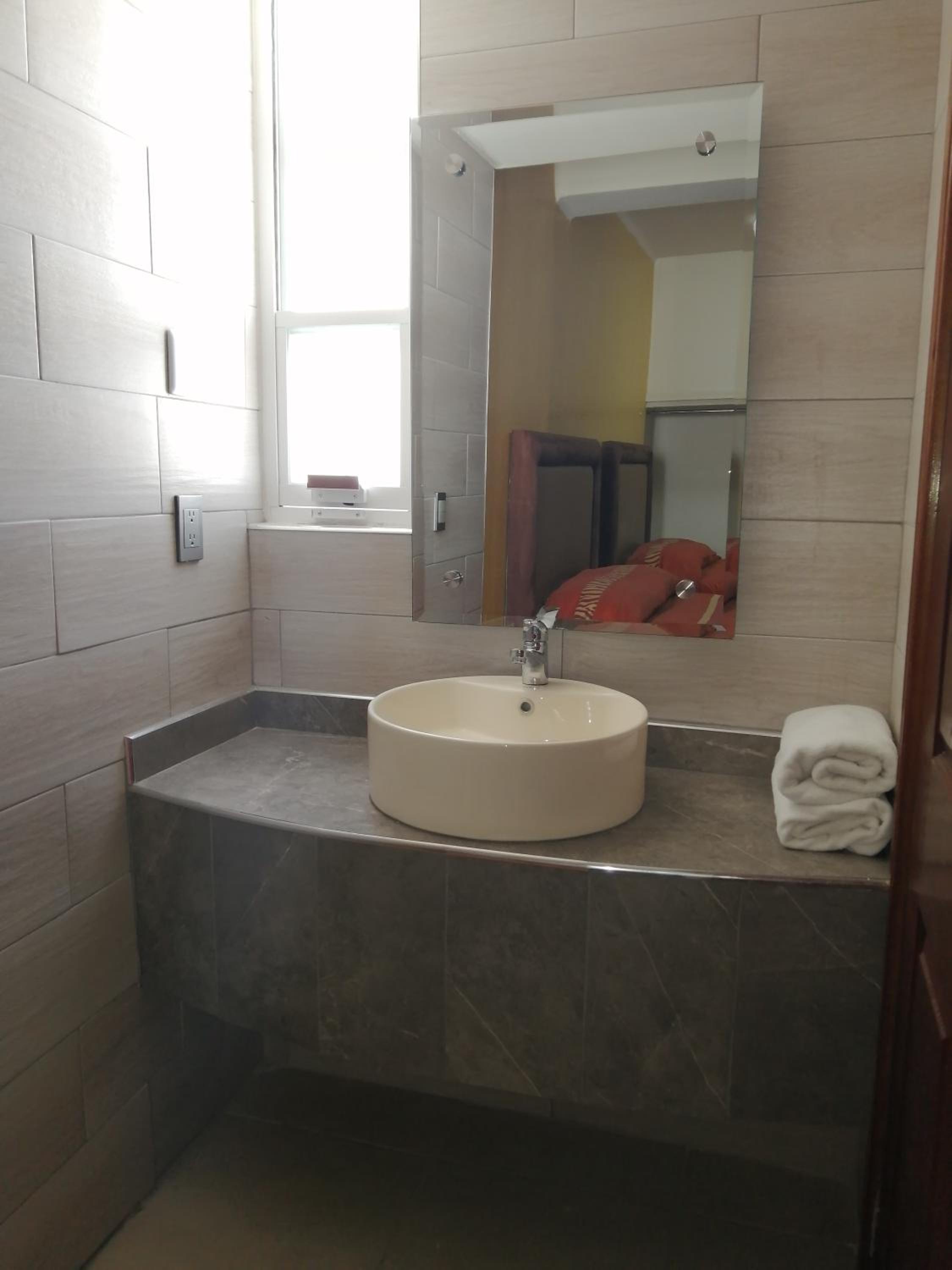 Queen Room - Photo 12