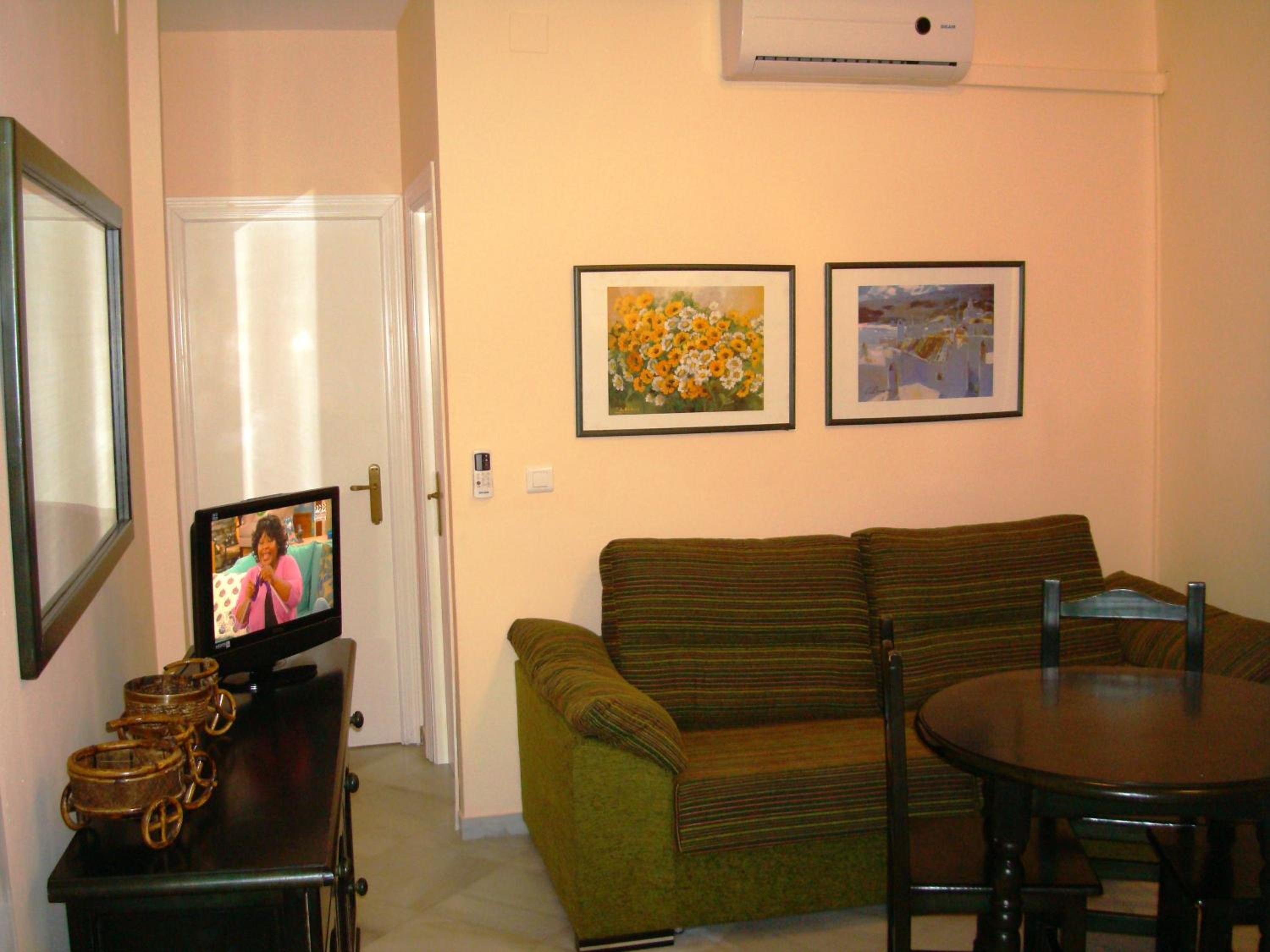 One-Bedroom Apartment  photo 2