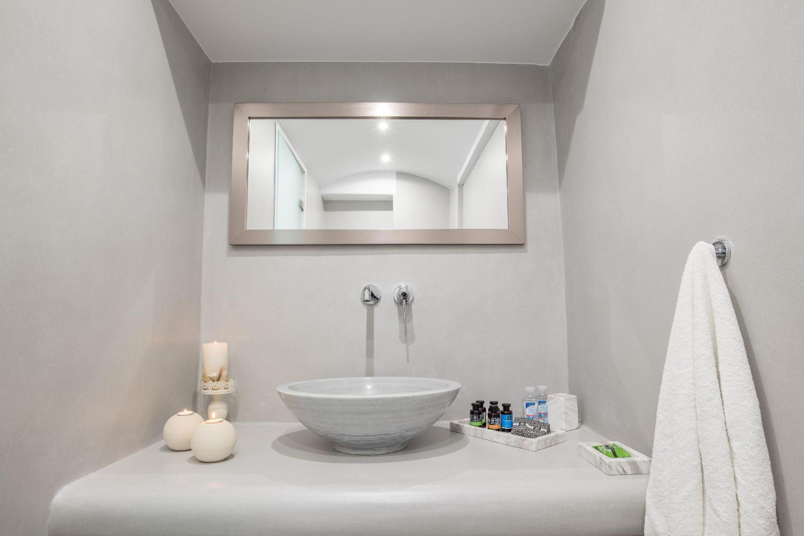 Executive Suite - Photo 12