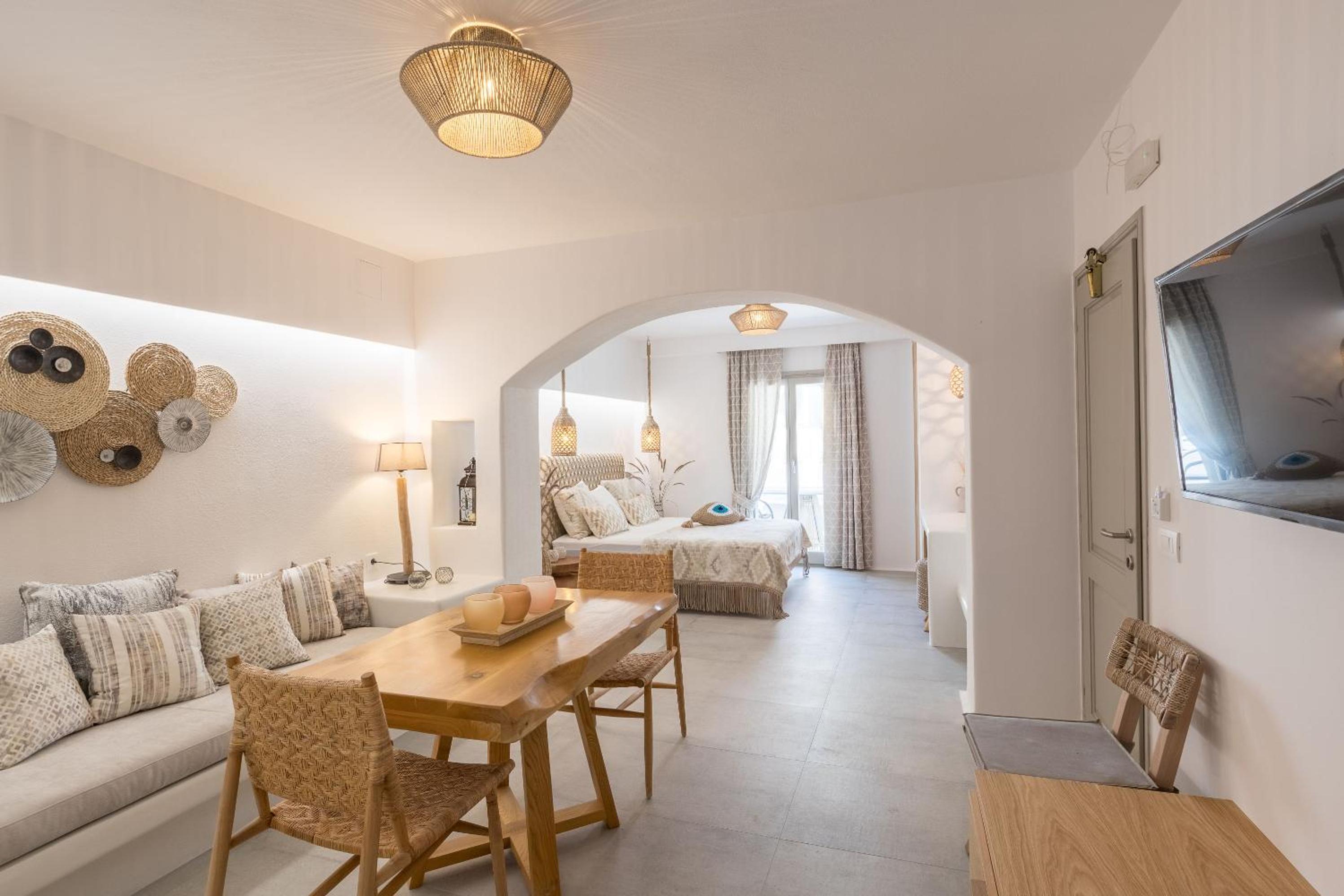 Executive Suite - Photo 3