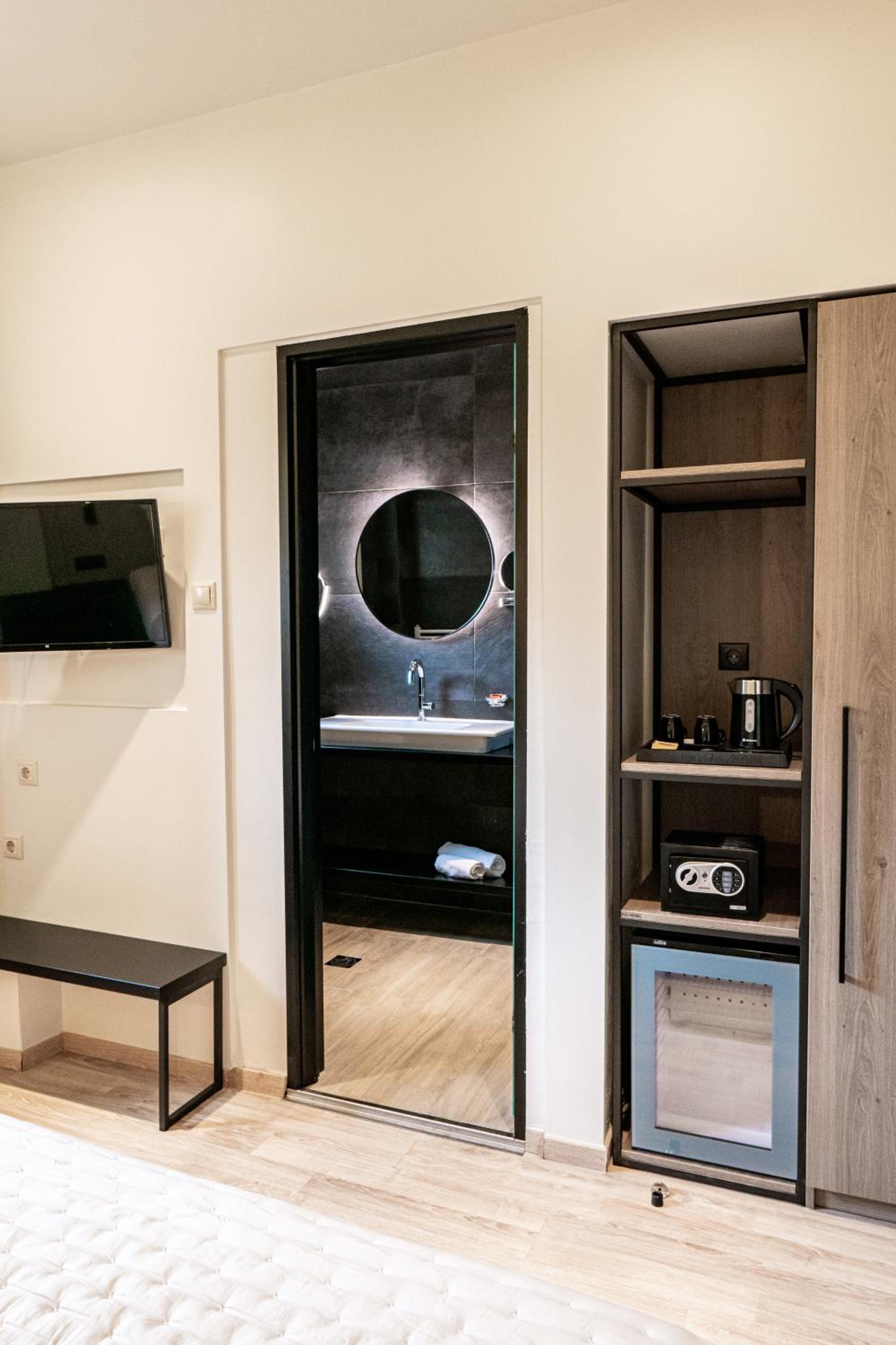 Double or Twin Room photo 3