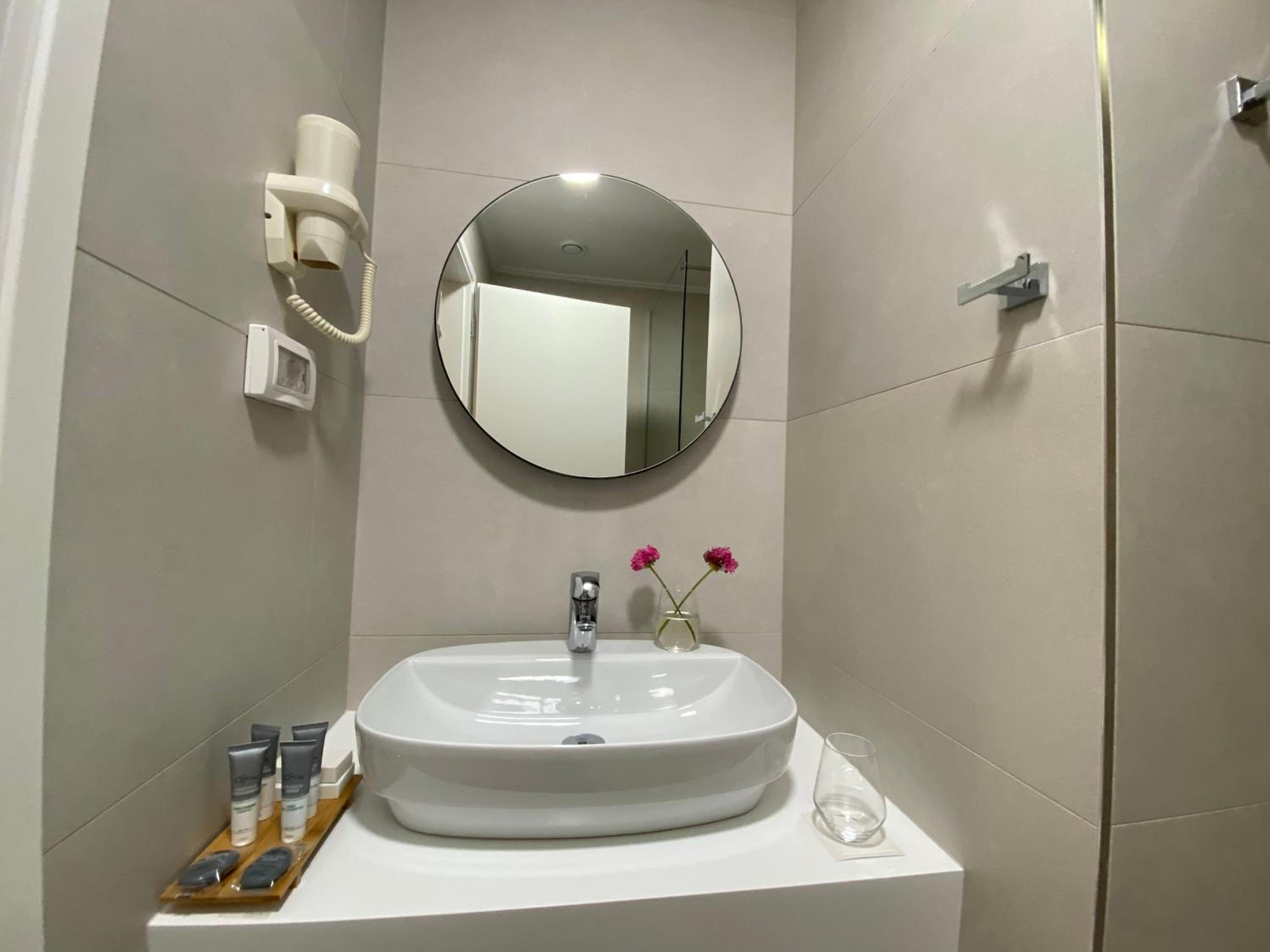 Deluxe Double or Twin Room with Balcony photo 2