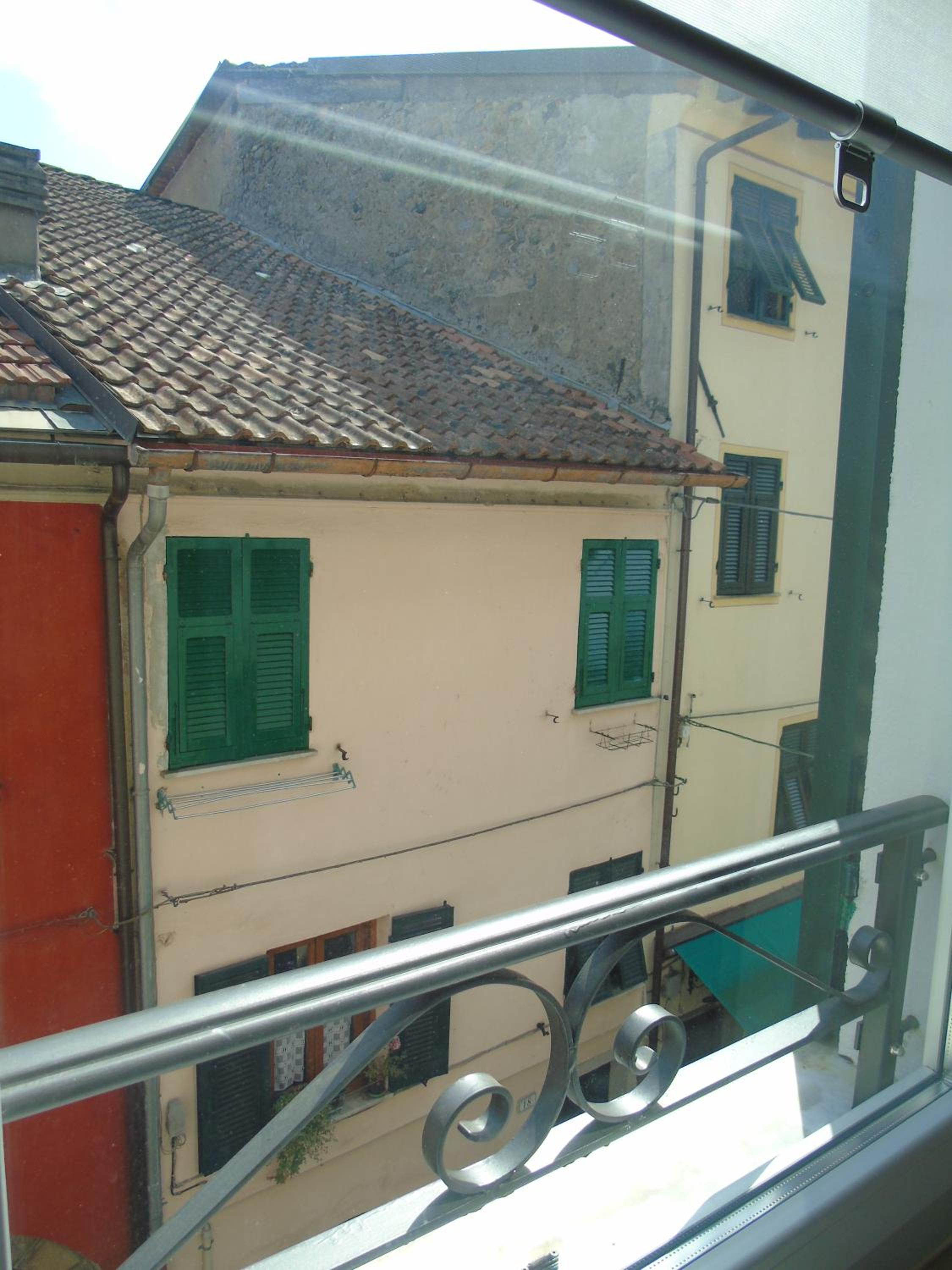 Double Room with Private Bathroom - Photo 17