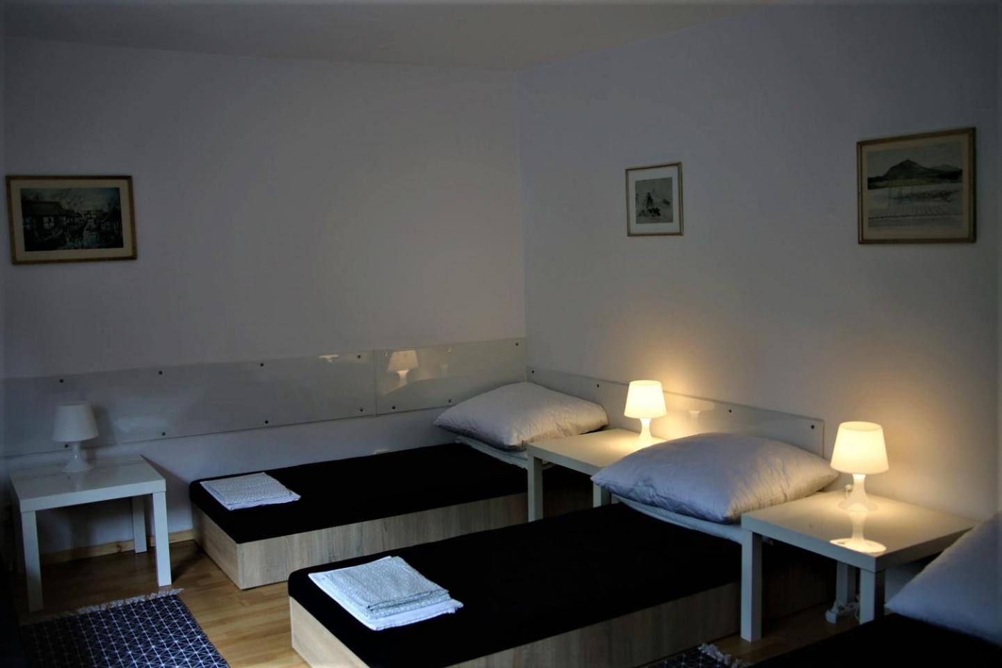 Quadruple Room with Shared Bathroom photo 3