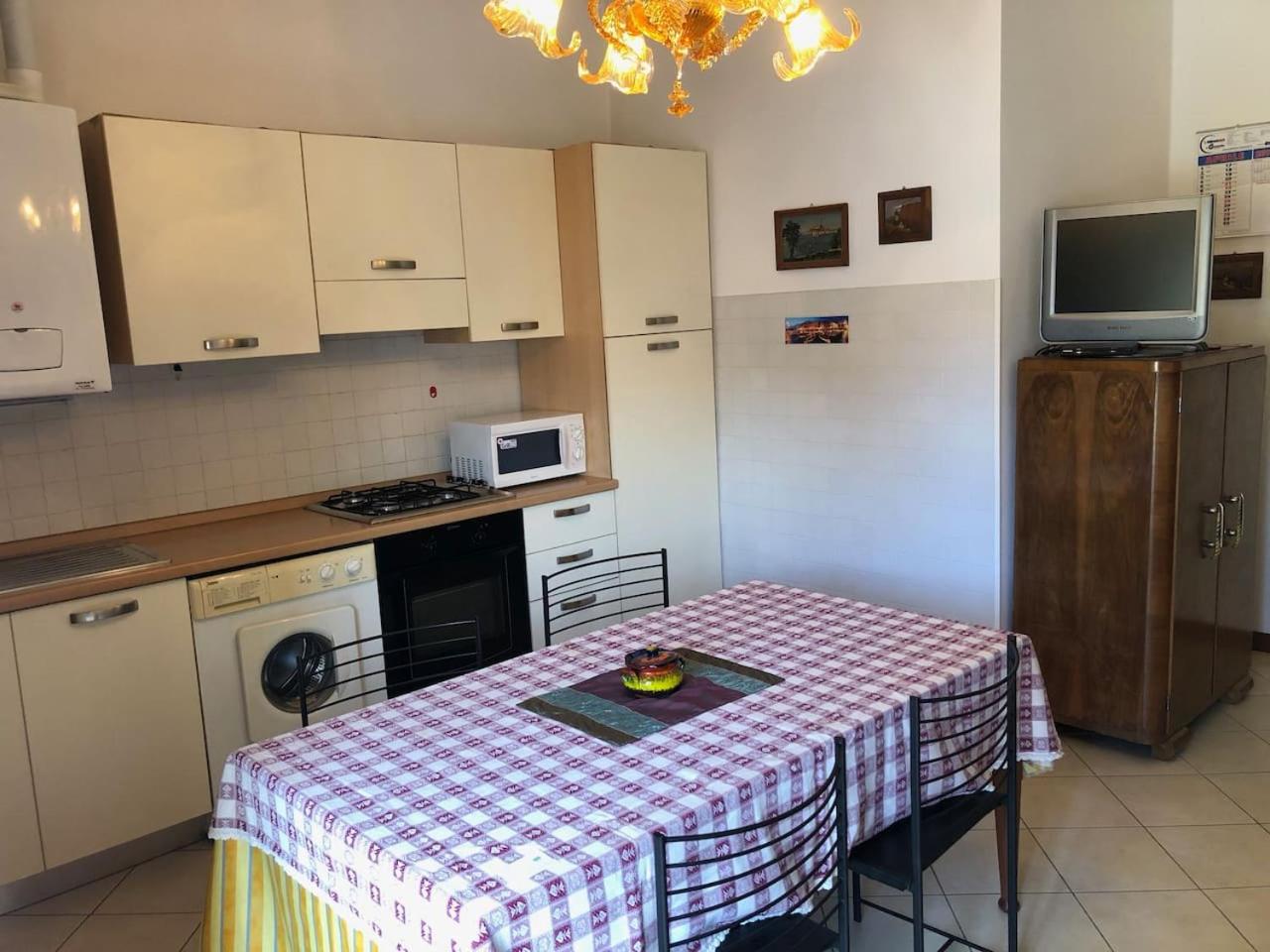 Two-Bedroom Apartment - Photo 3