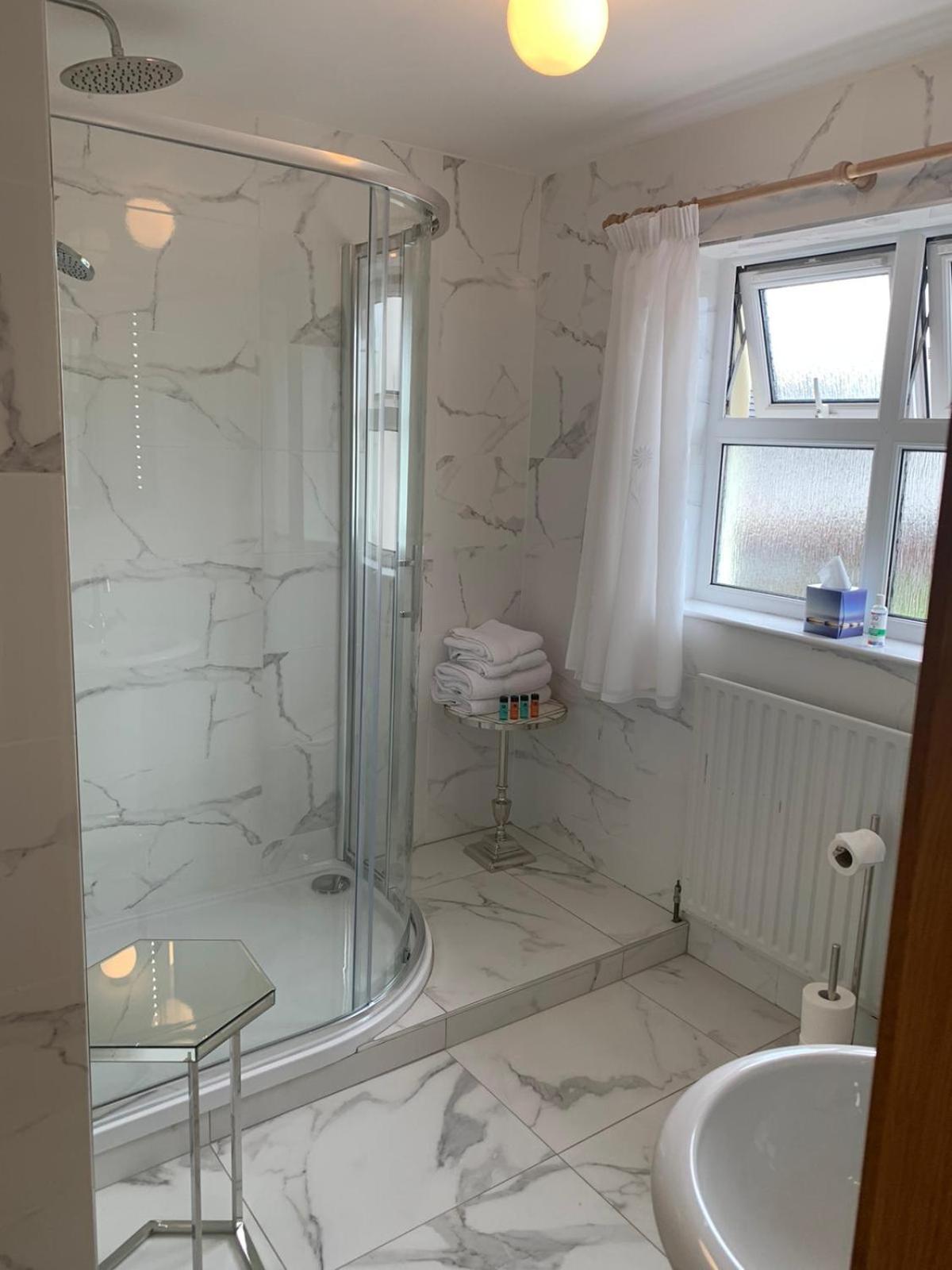 Deluxe Double Room with Shower photo 3