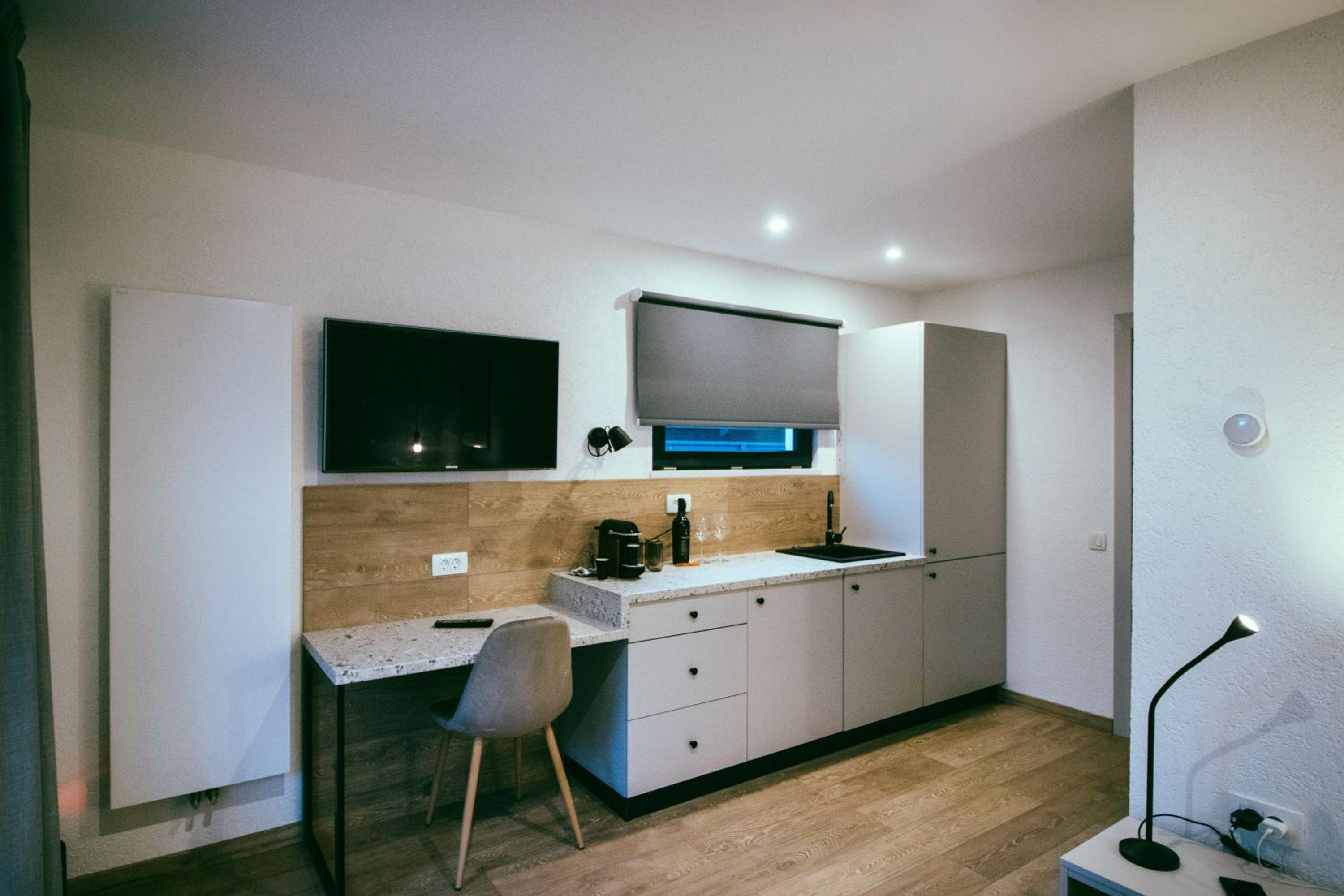 One-Bedroom Bungalow - Photo 13