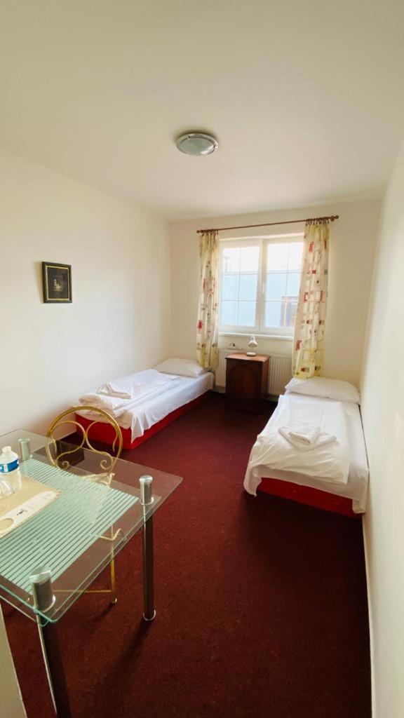 Twin Room - Photo 1
