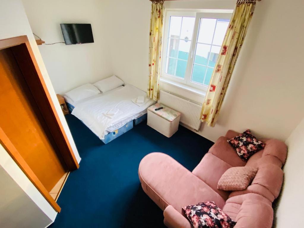 Deluxe Suite - Photo 1