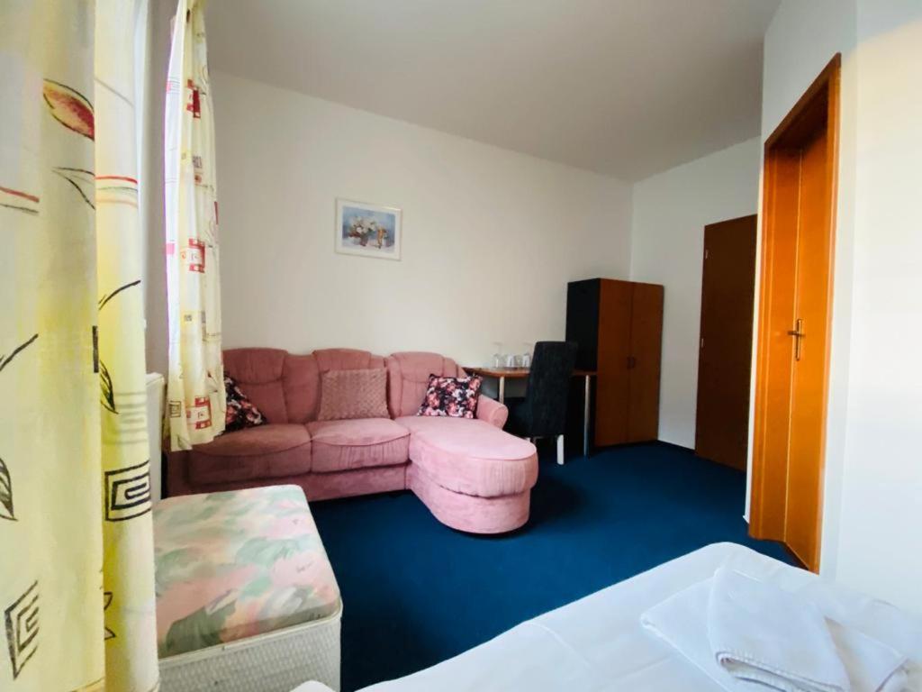 Deluxe Suite - Photo 2