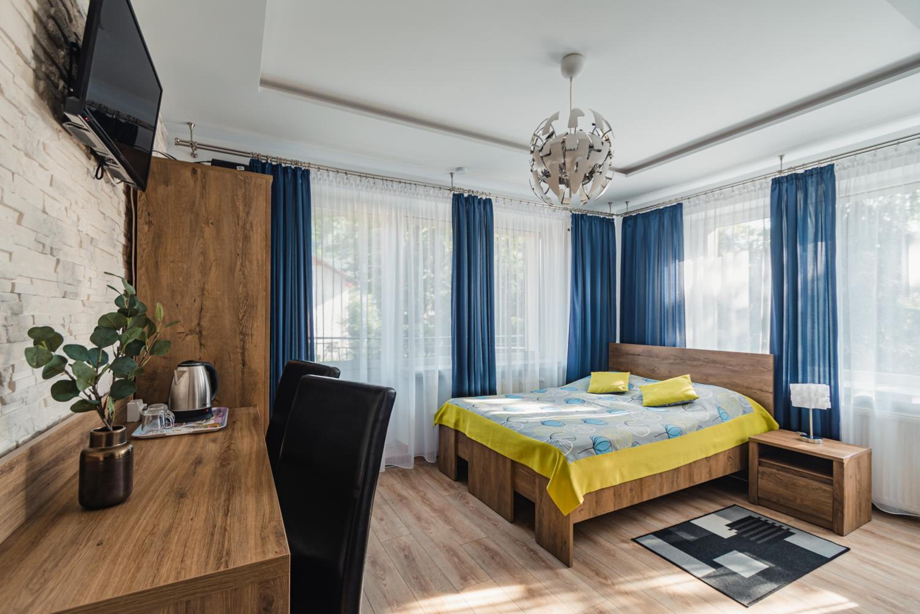 Double Room with Balcony (2 Adults + 1 Child) photo 2