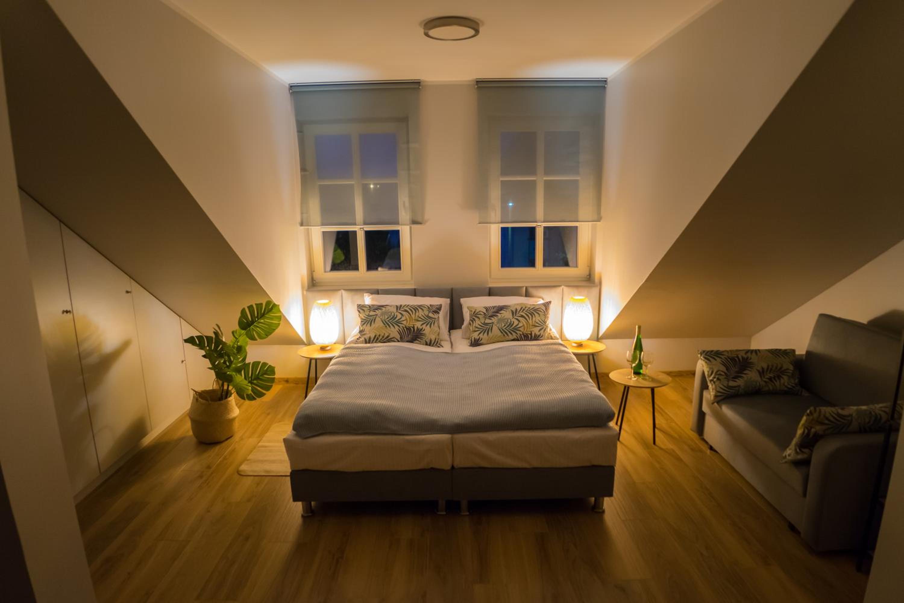 One-Bedroom Apartment photo 1