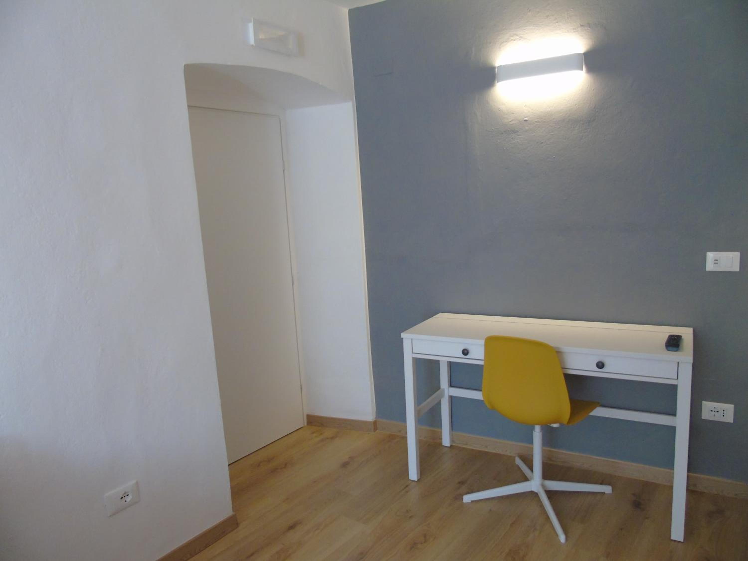 Triple Room with Private Bathroom - Photo 24