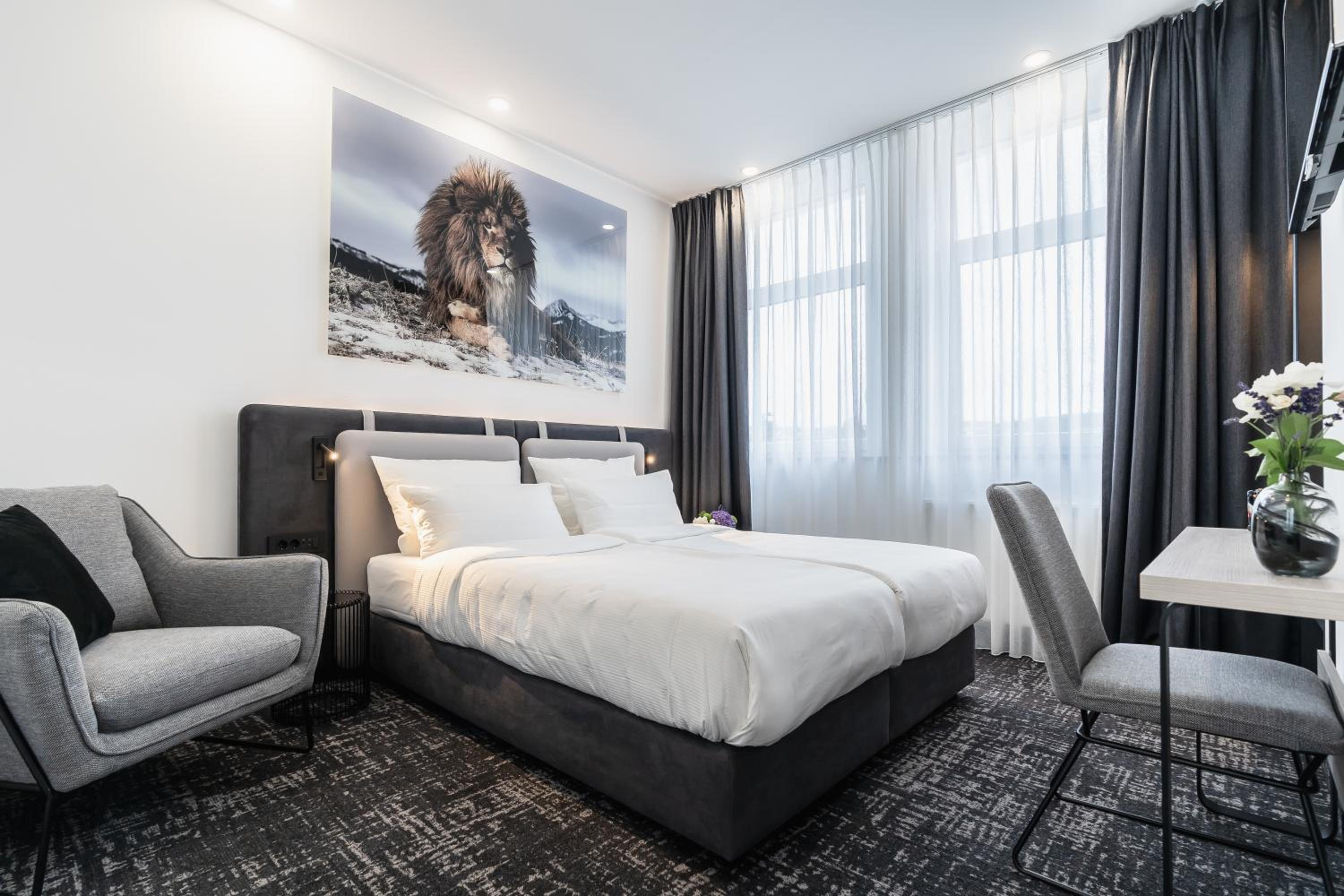 Queen Room - Photo 1