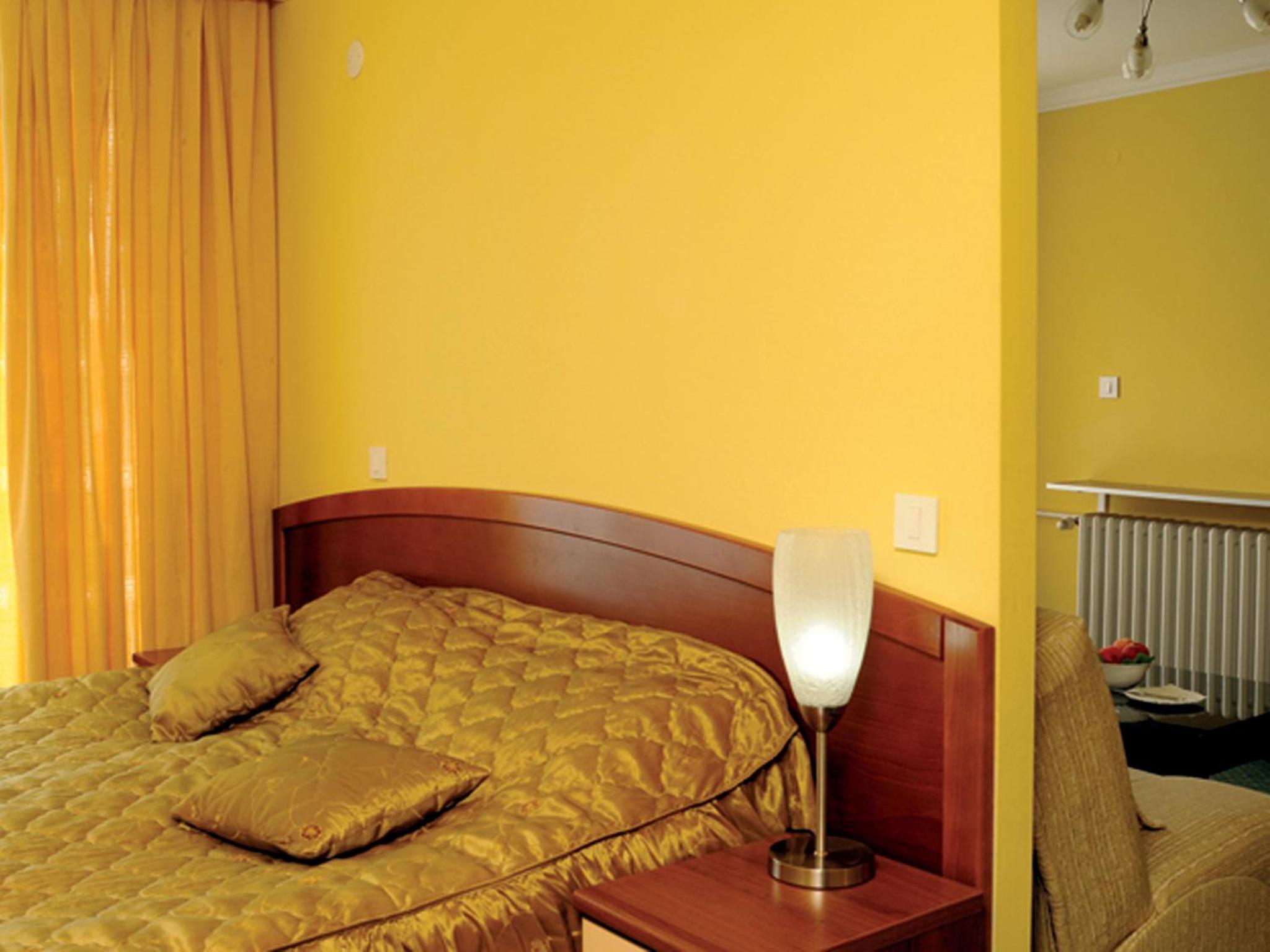 One-Bedroom Apartment With Lake View photo 3