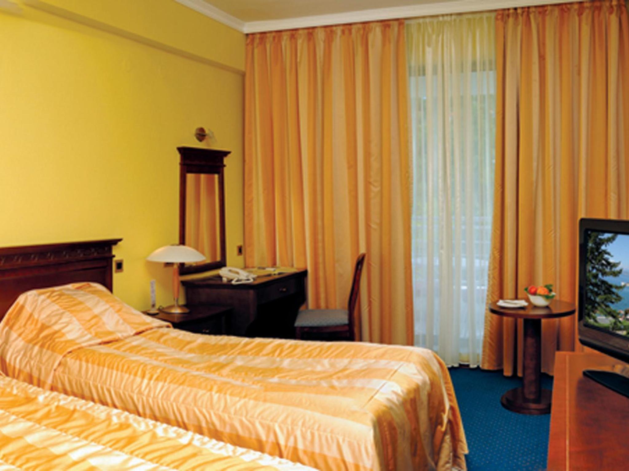 Double Room with Balcony - Photo 4