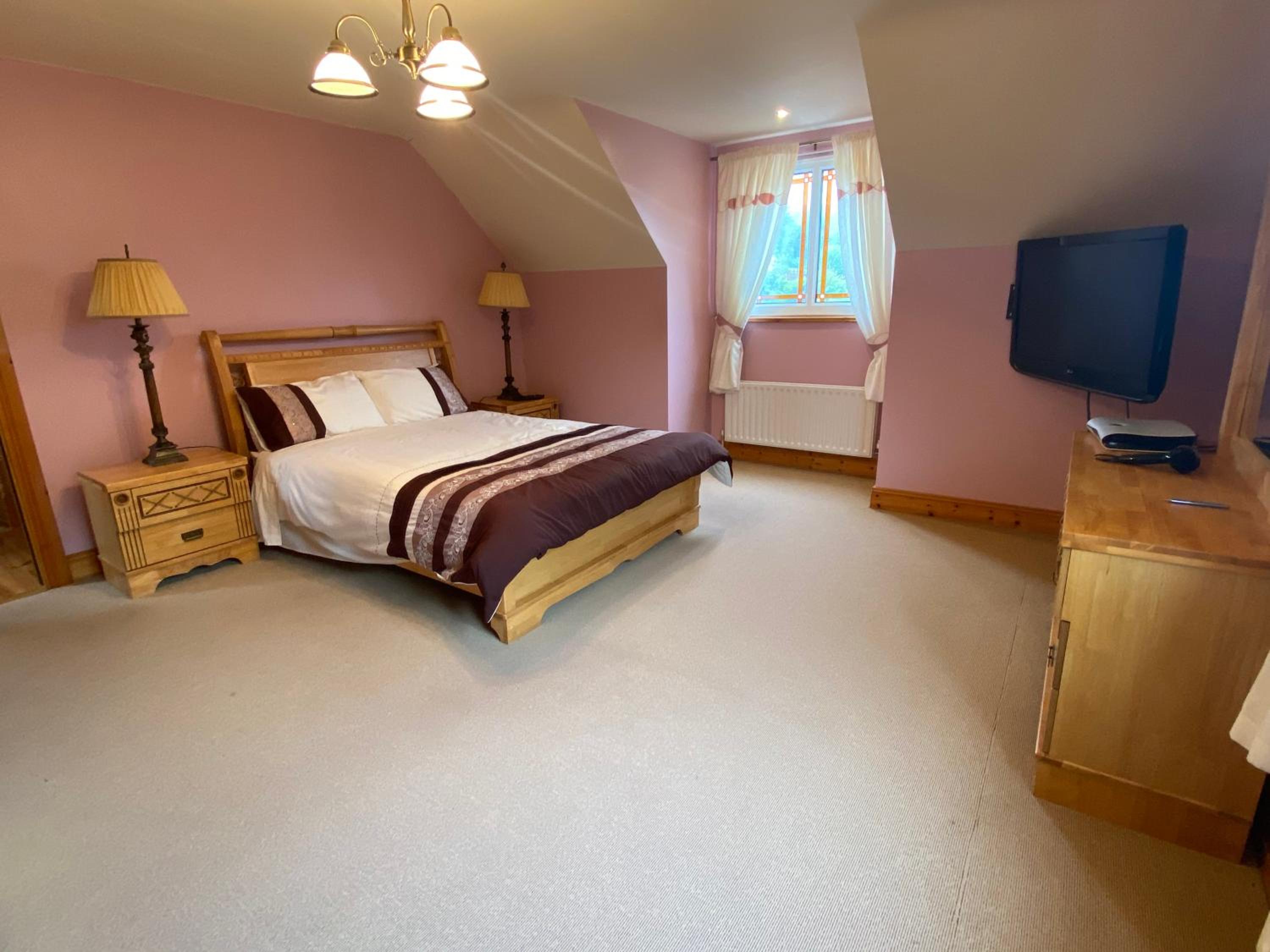 Double Room with Private Bathroom - Photo 1