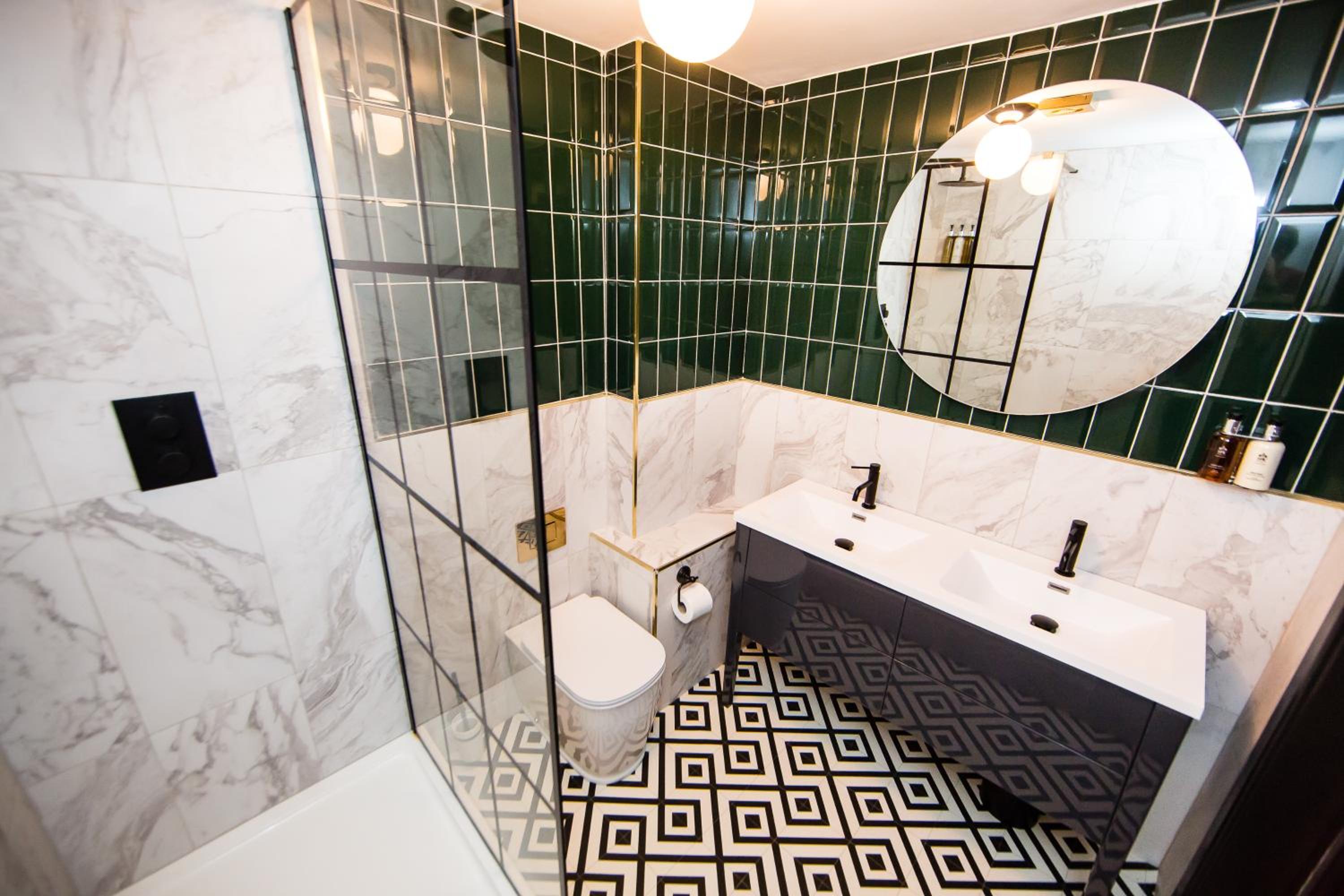 Two Bedroom Basement Apartment (No Windows) - Photo 31