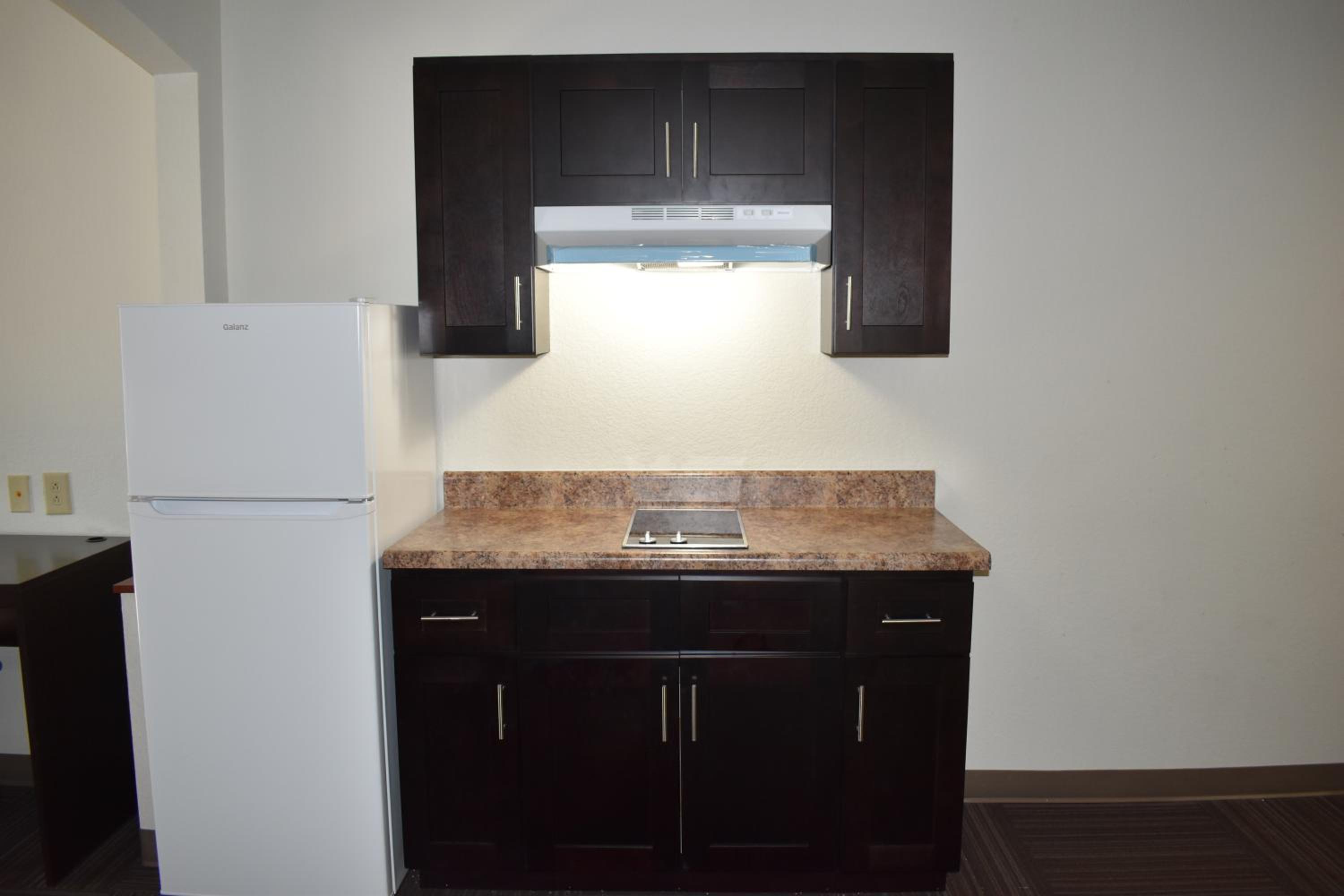 King Suite Non-Smoking with Kitchenette - Photo 2
