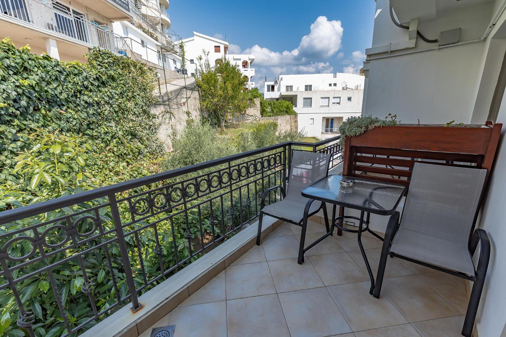 Double Room with Balcony - Photo 5