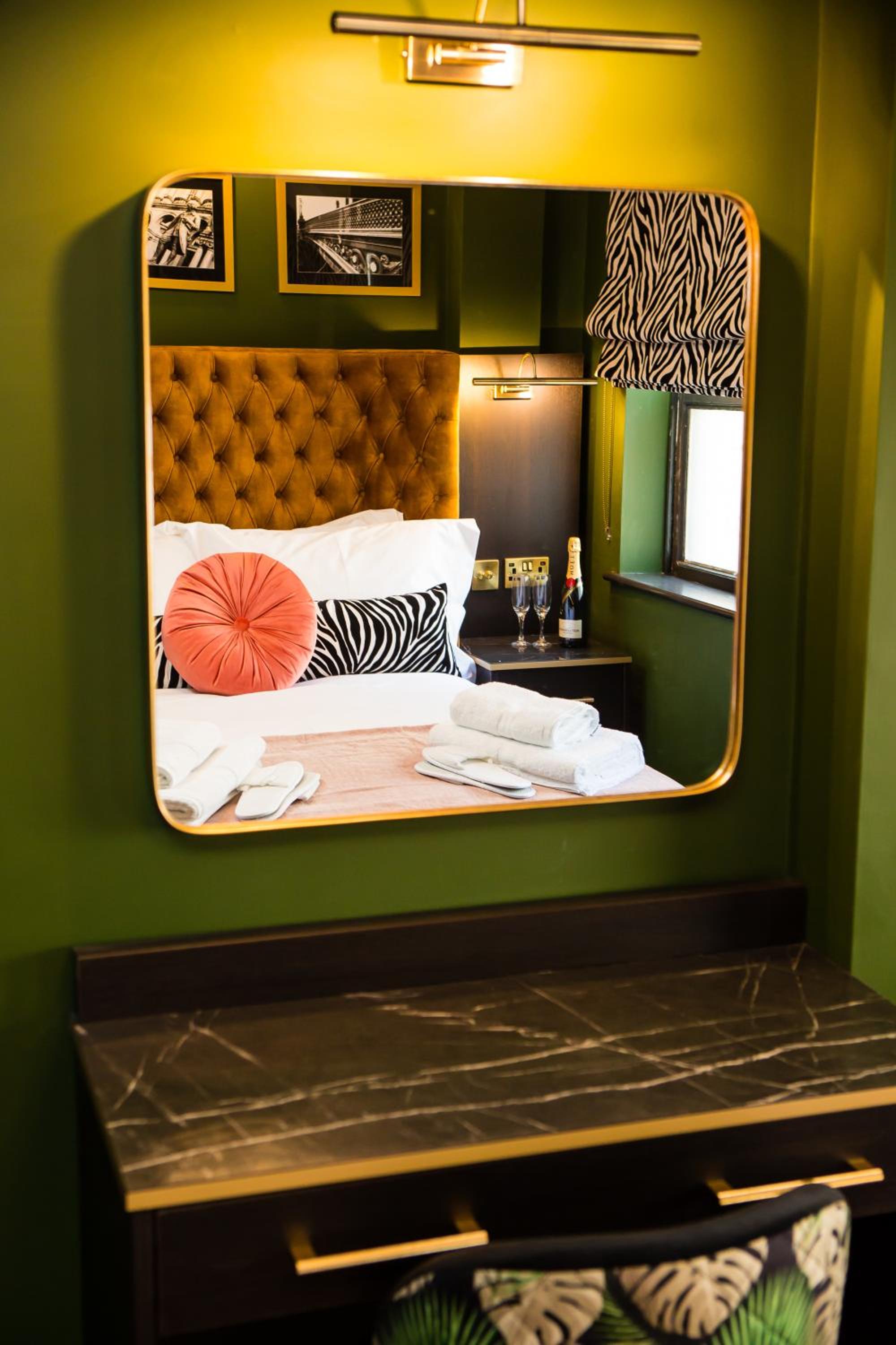 One-Bedroom Apartment - Photo 41