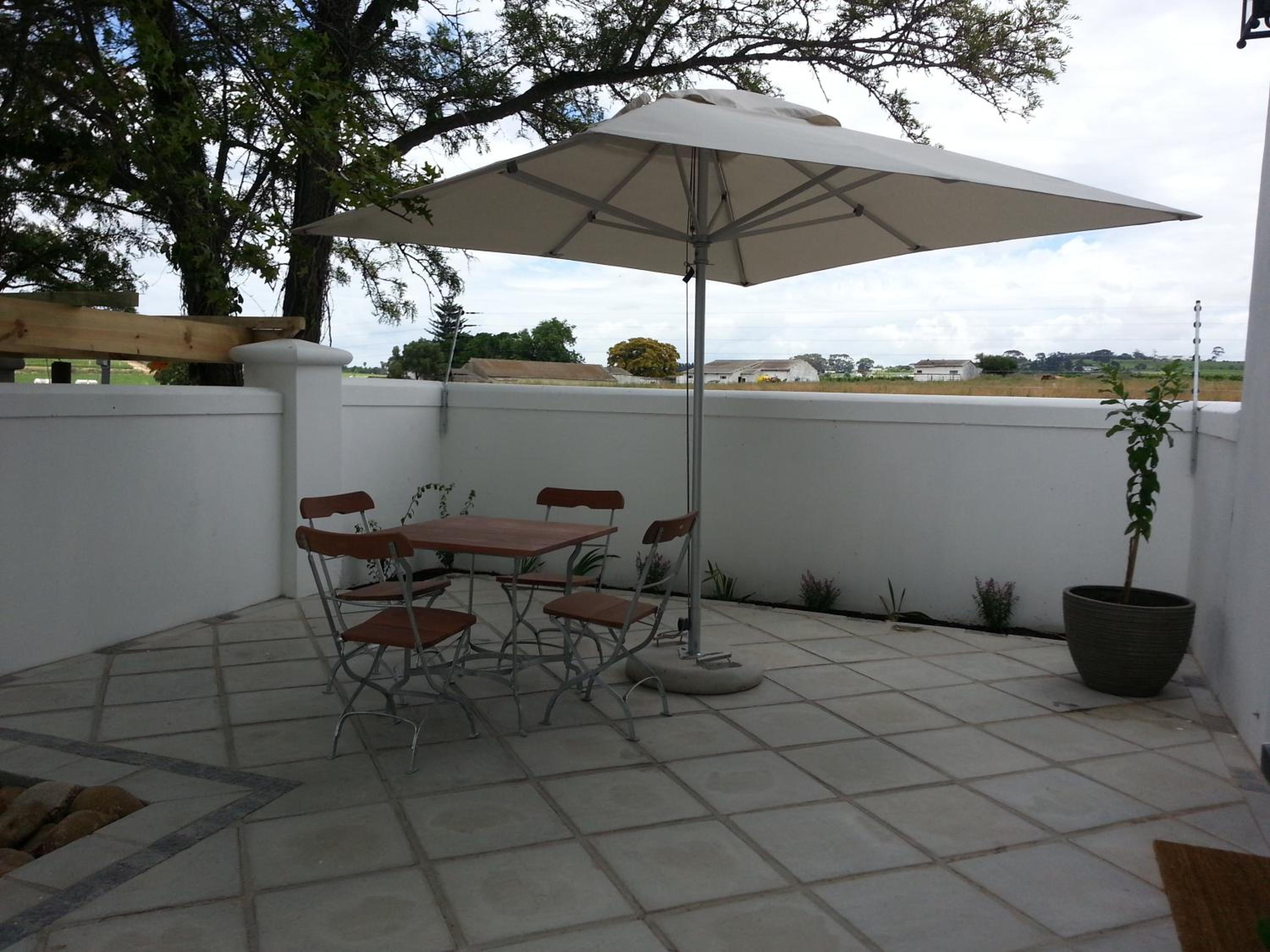 Deluxe Double Room - Downstairs - Photo 6