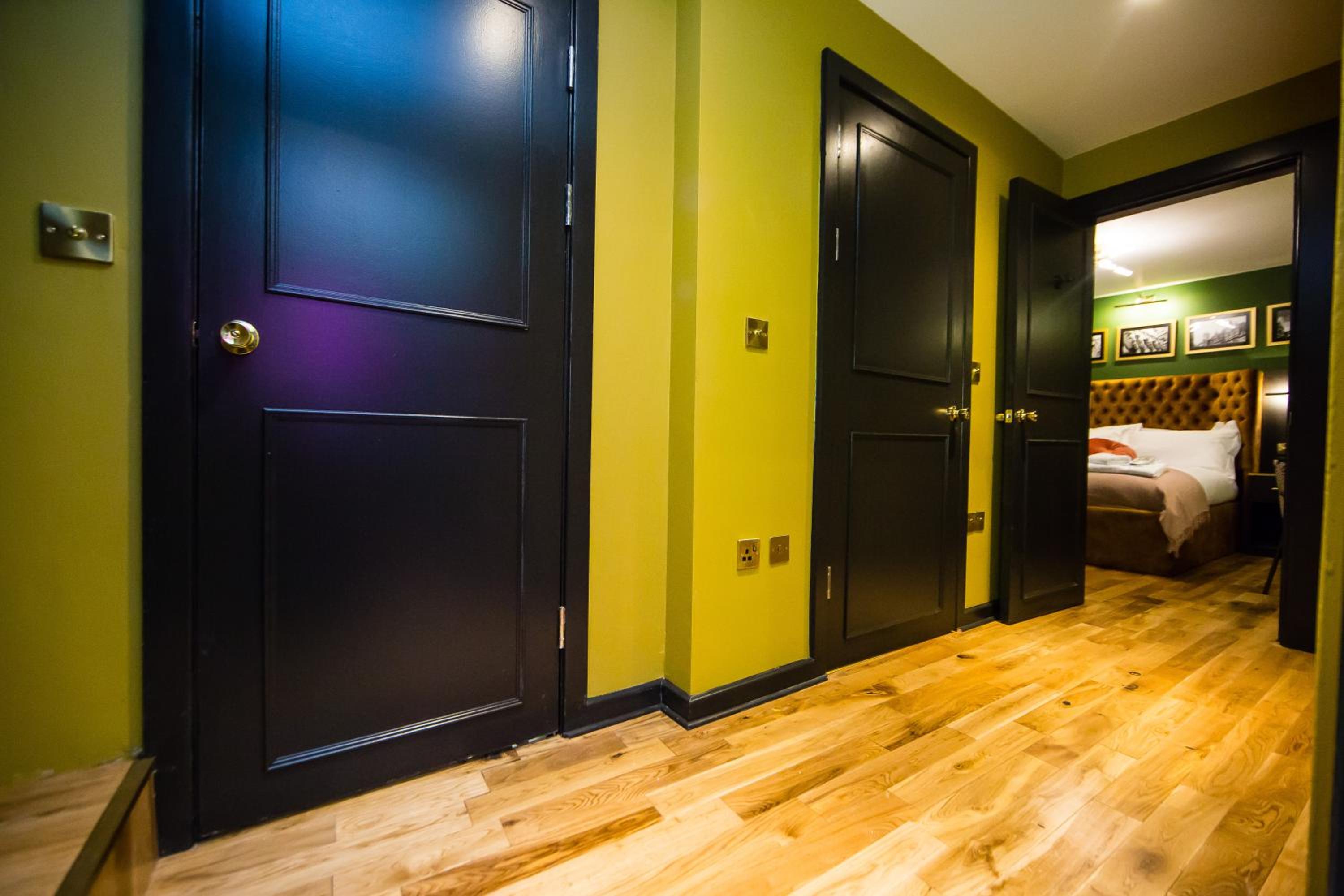 Two Bedroom Basement Apartment (No Windows) - Photo 6