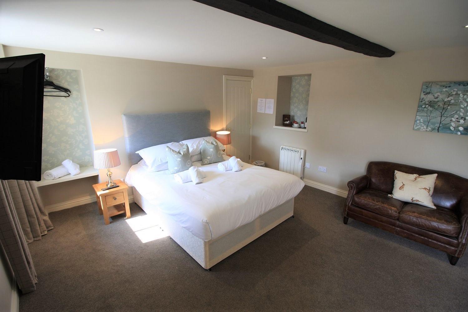 Family Room with Private Bathroom - Photo 9
