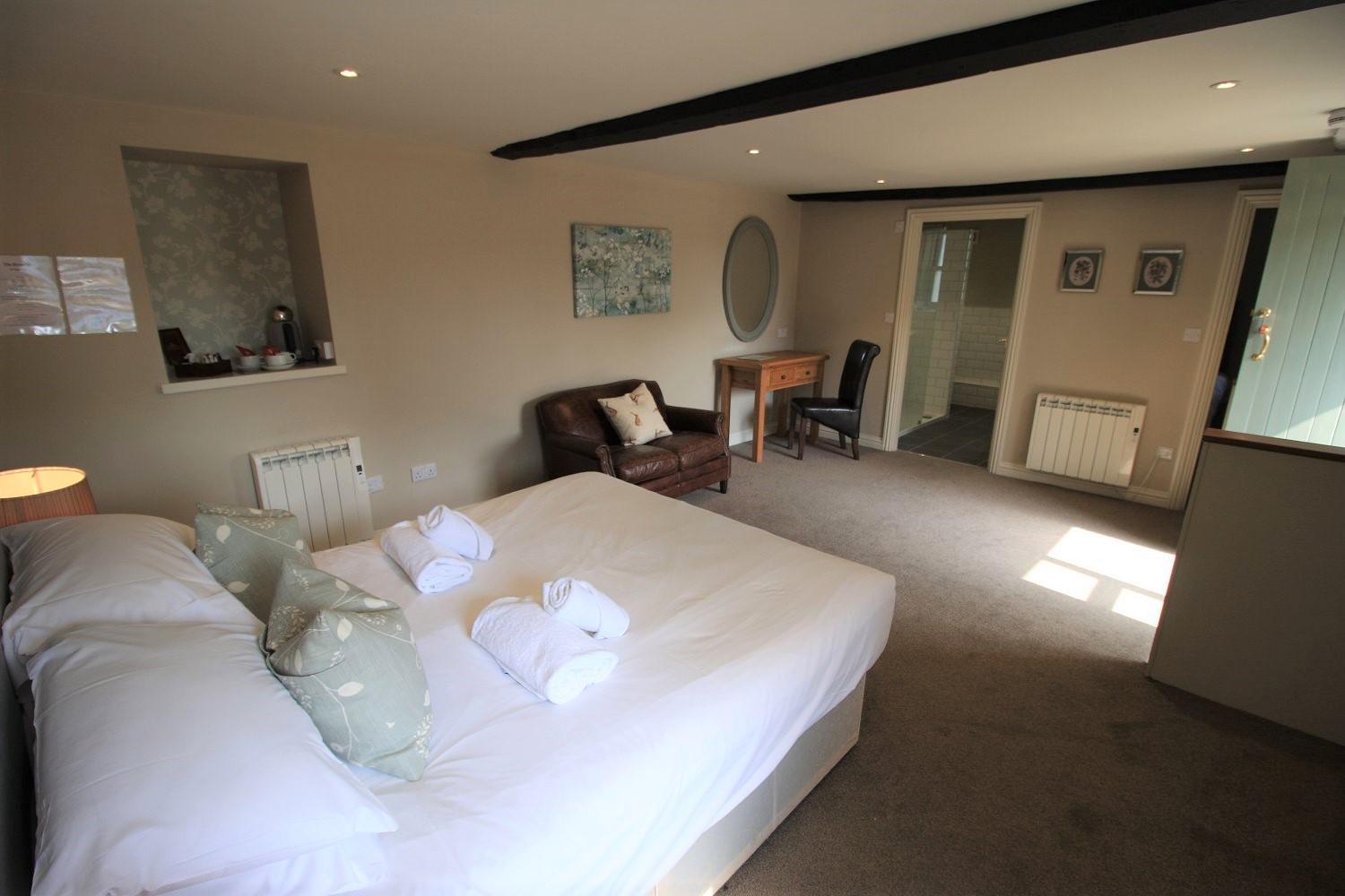 Family Room with Private Bathroom - Photo 11