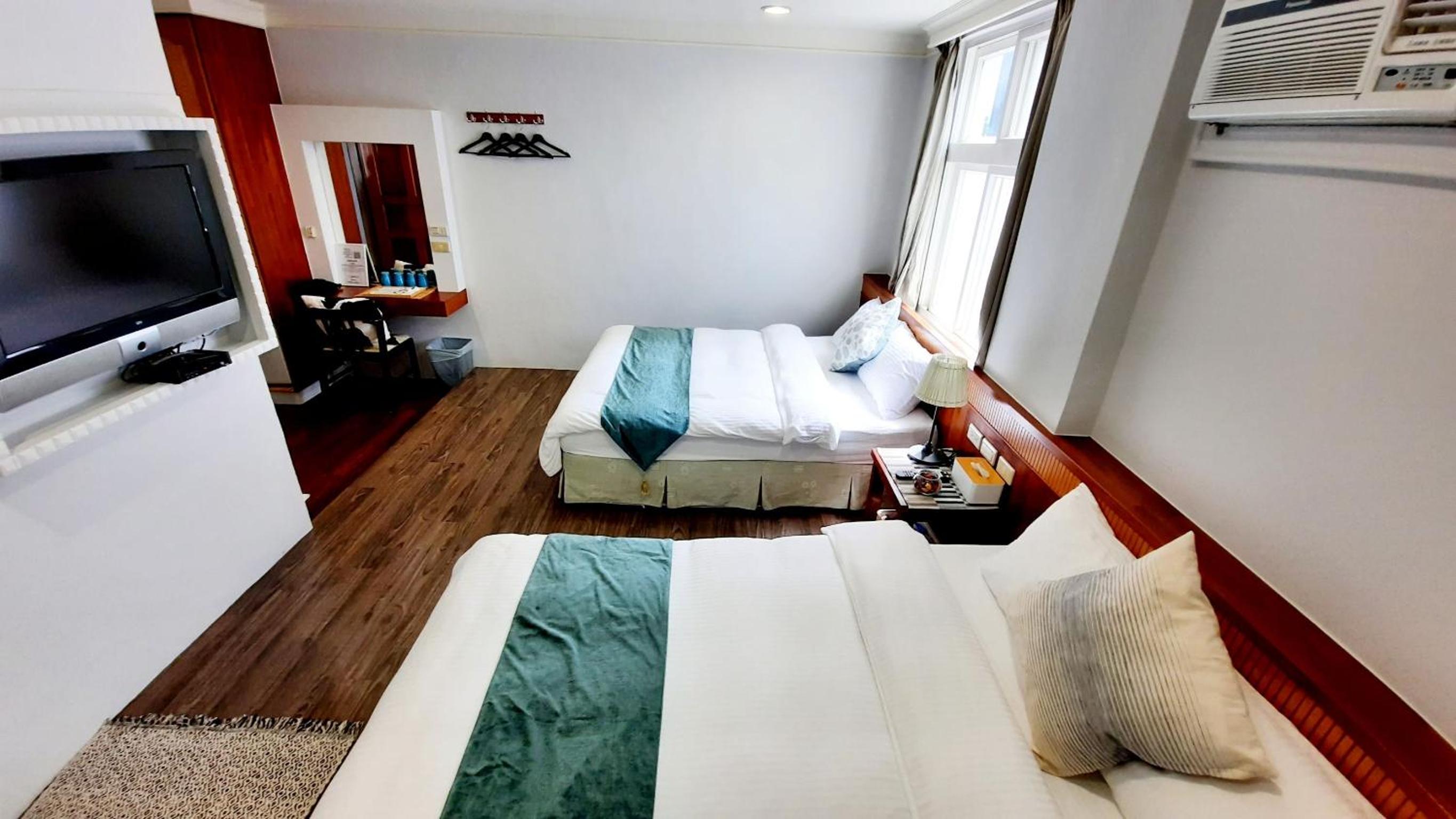Standard Quadruple Room - Photo 3