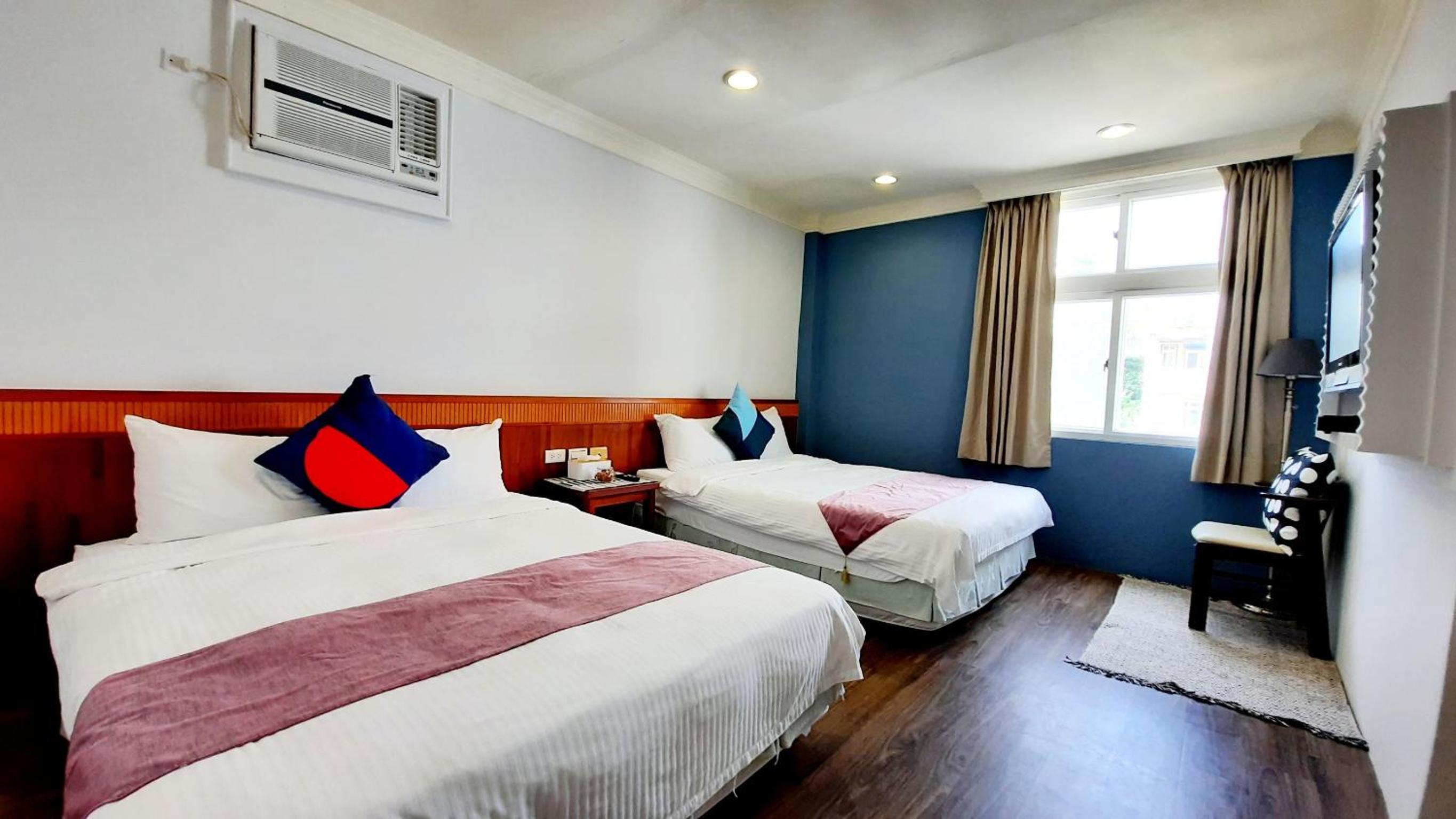 Standard Quadruple Room - Photo 4