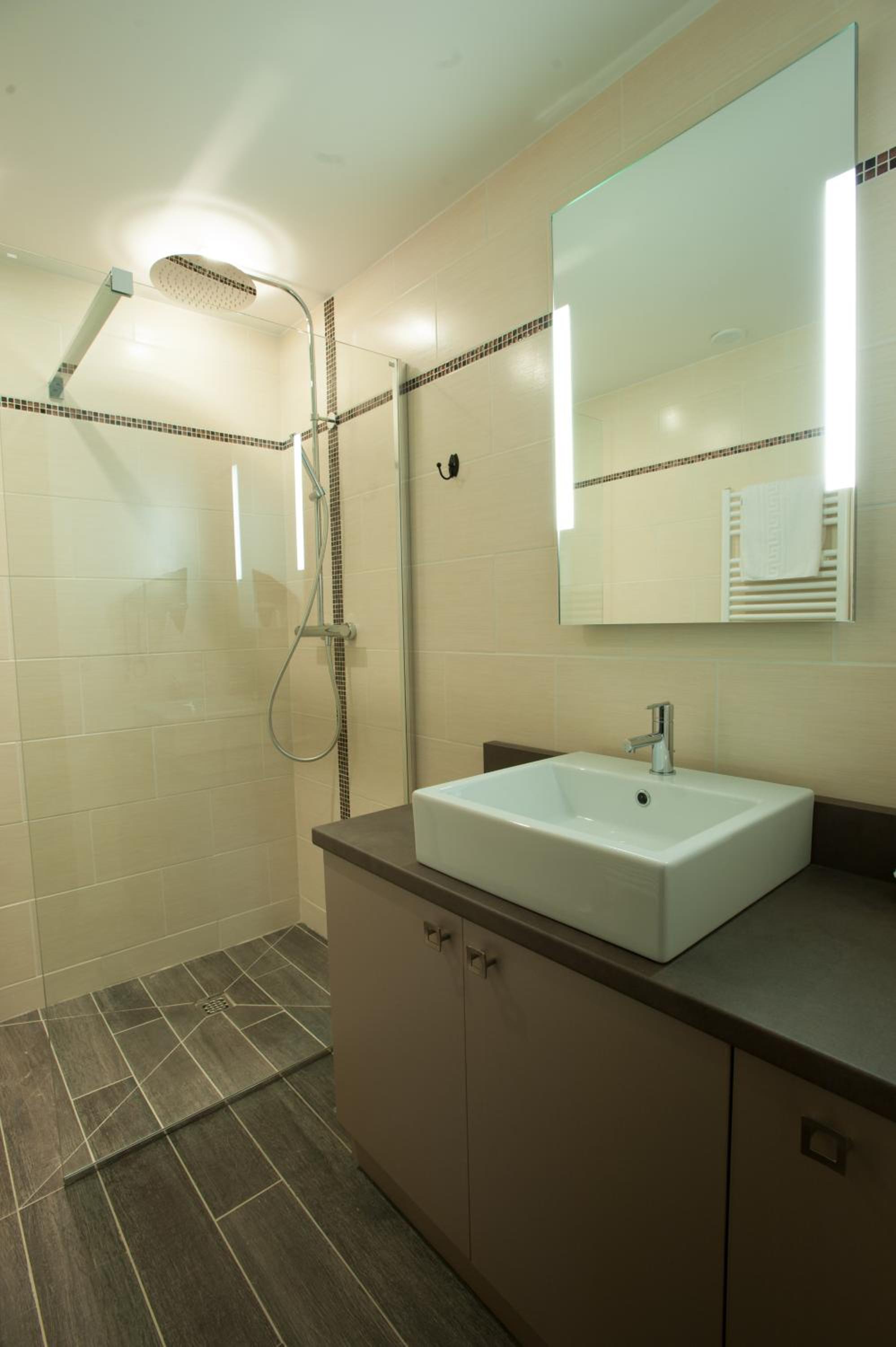 Cocoon Suite (3 Adults) - Photo 4