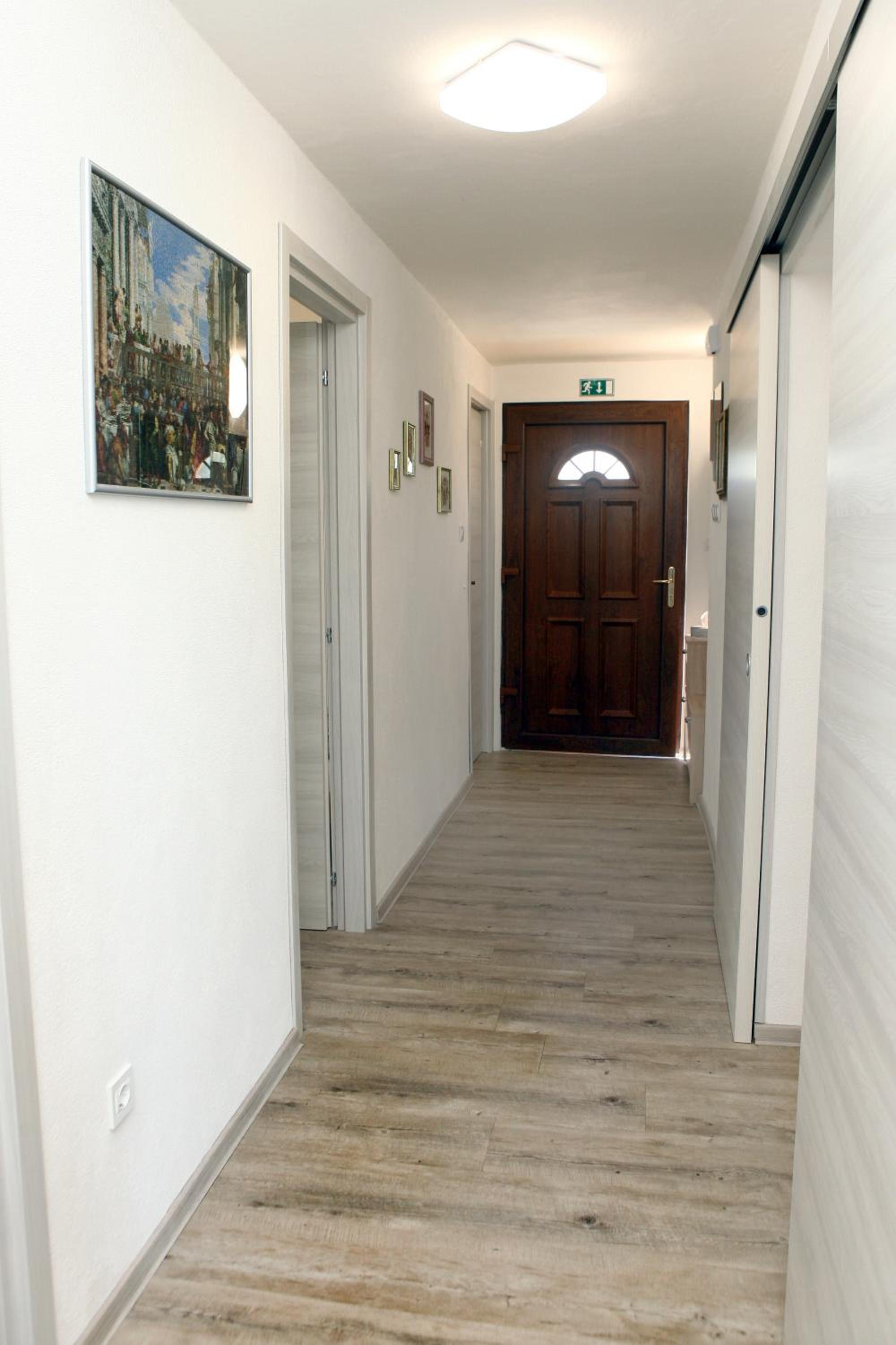Three-Bedroom Apartment - Photo 21