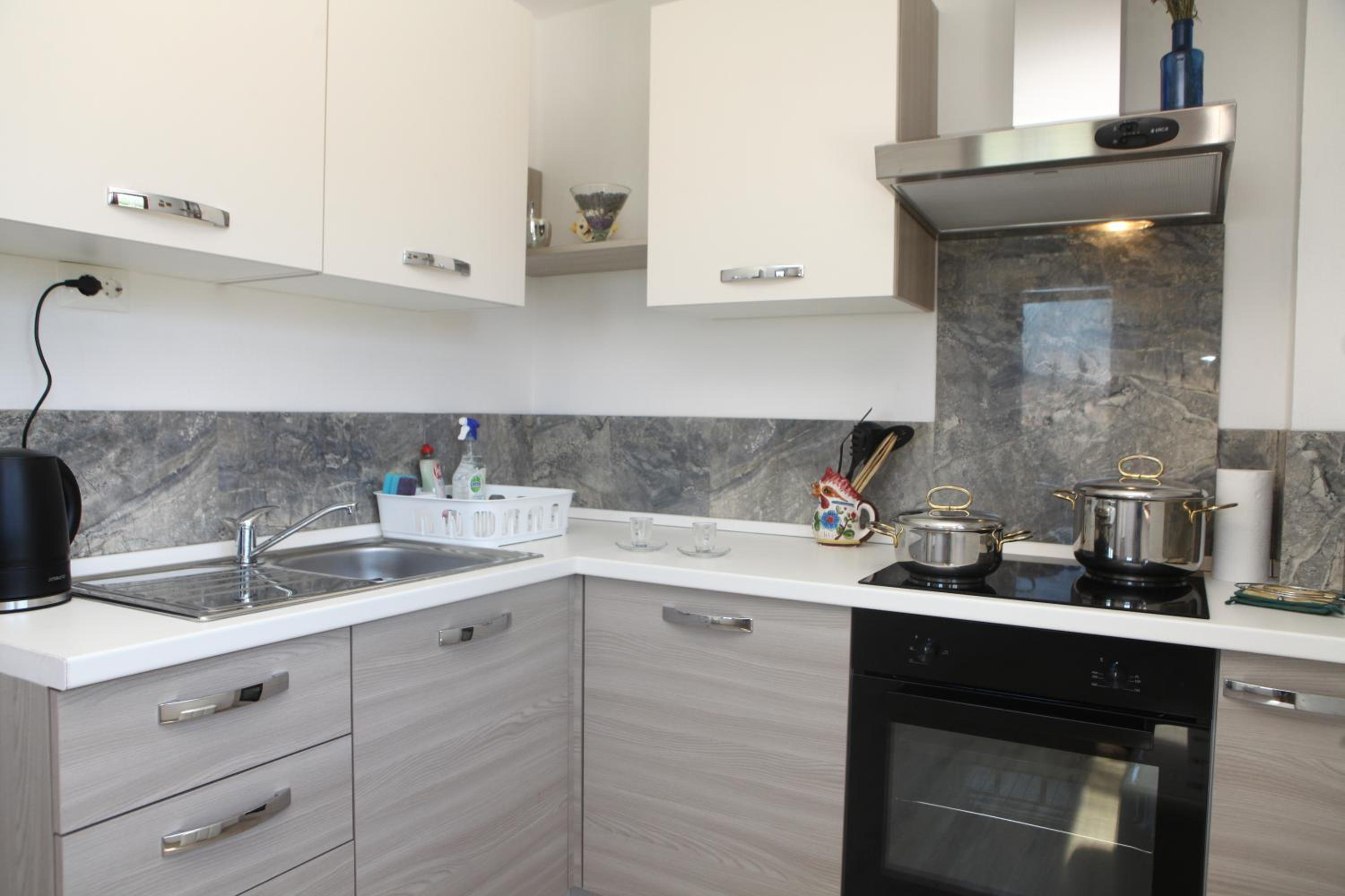 Three-Bedroom Apartment - Photo 4