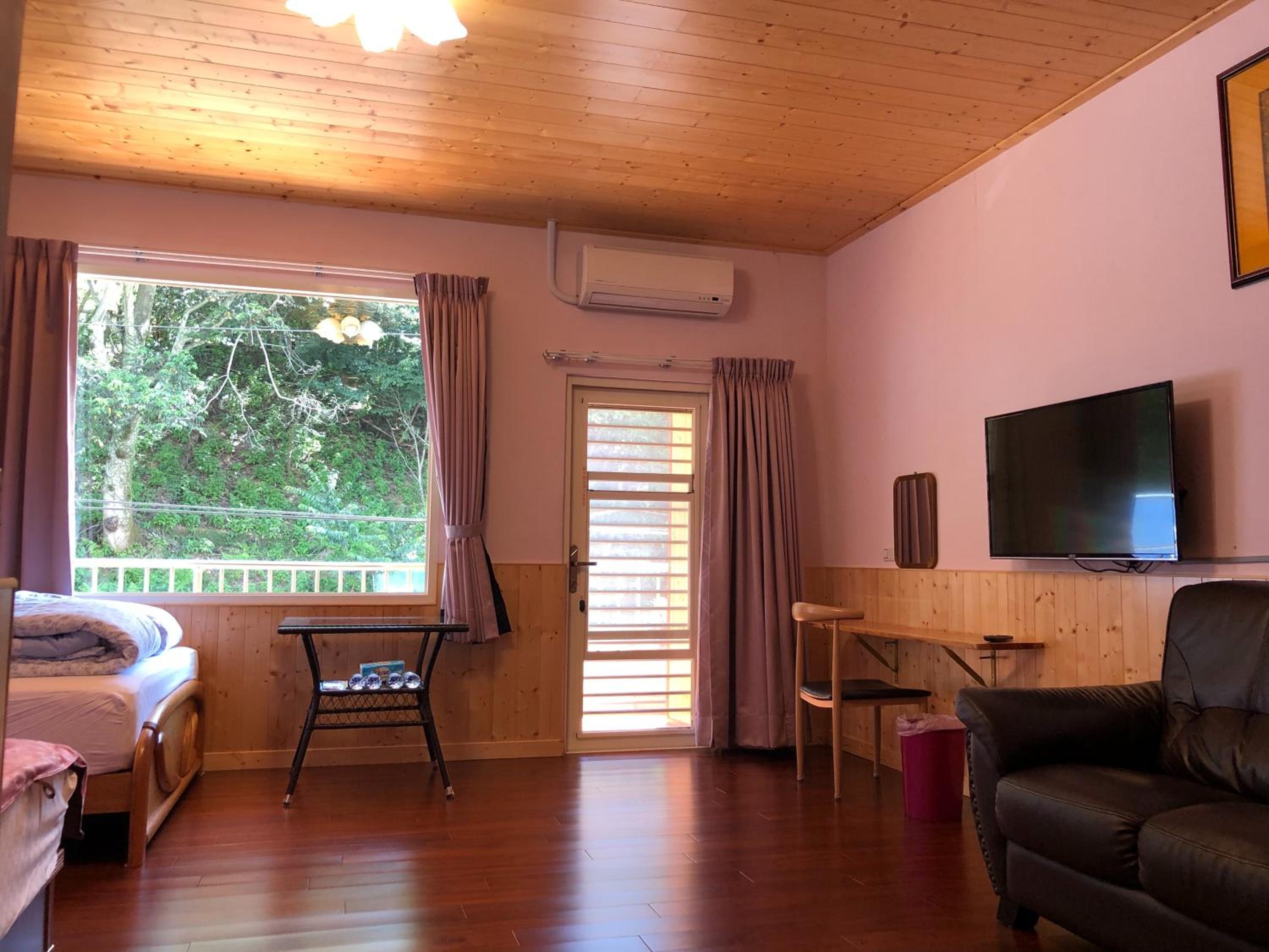 Quadruple Room with Balcony photo 3