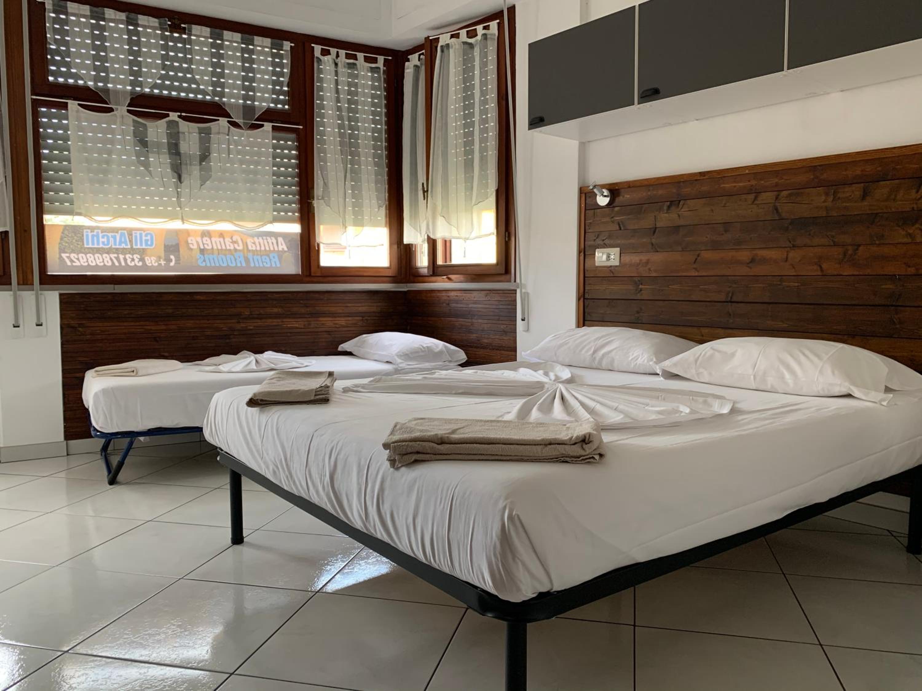 Quadruple Room with Private Bathroom - Photo 1