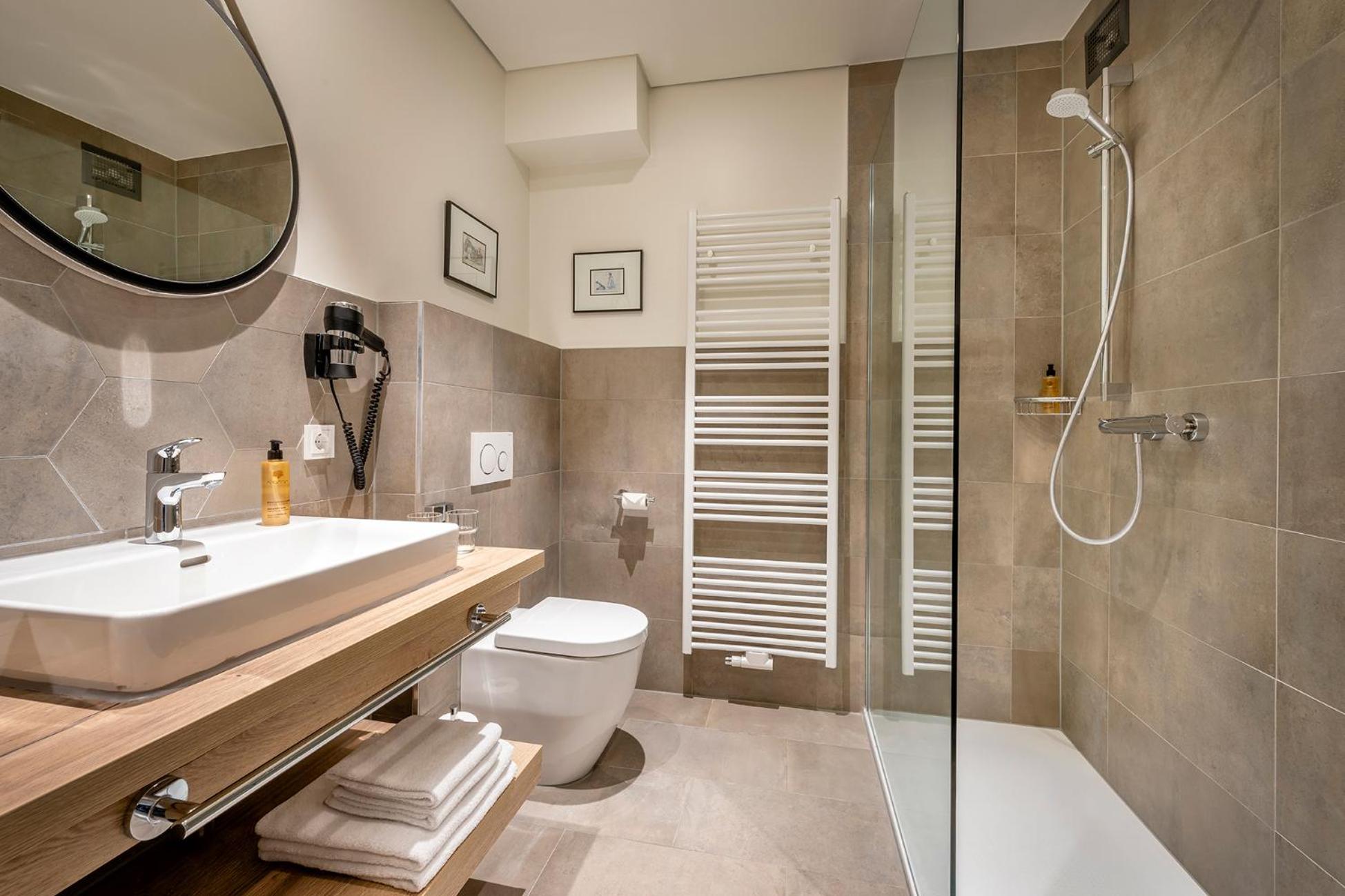 Double Room - Photo 10