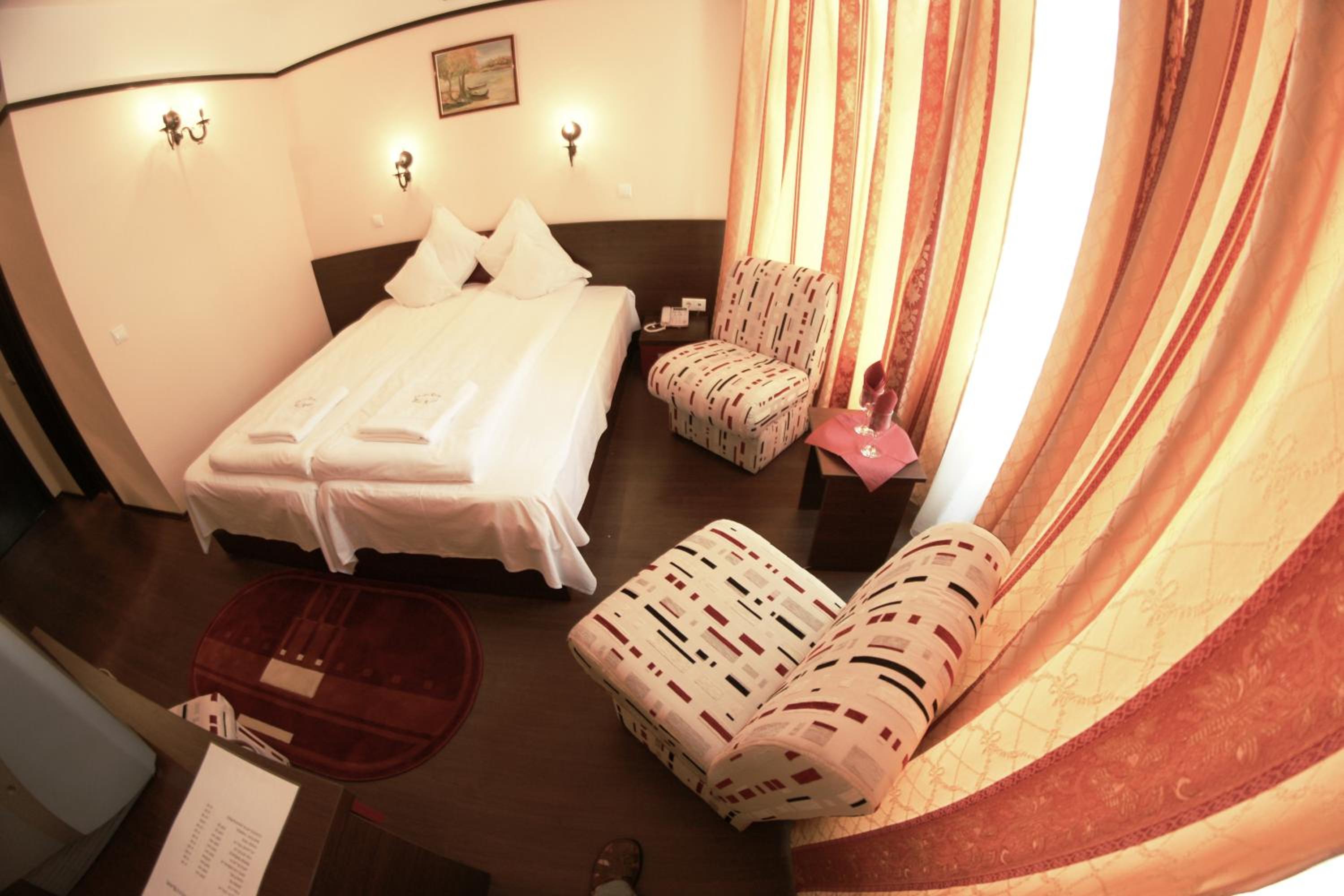 Standard Twin Room photo 3