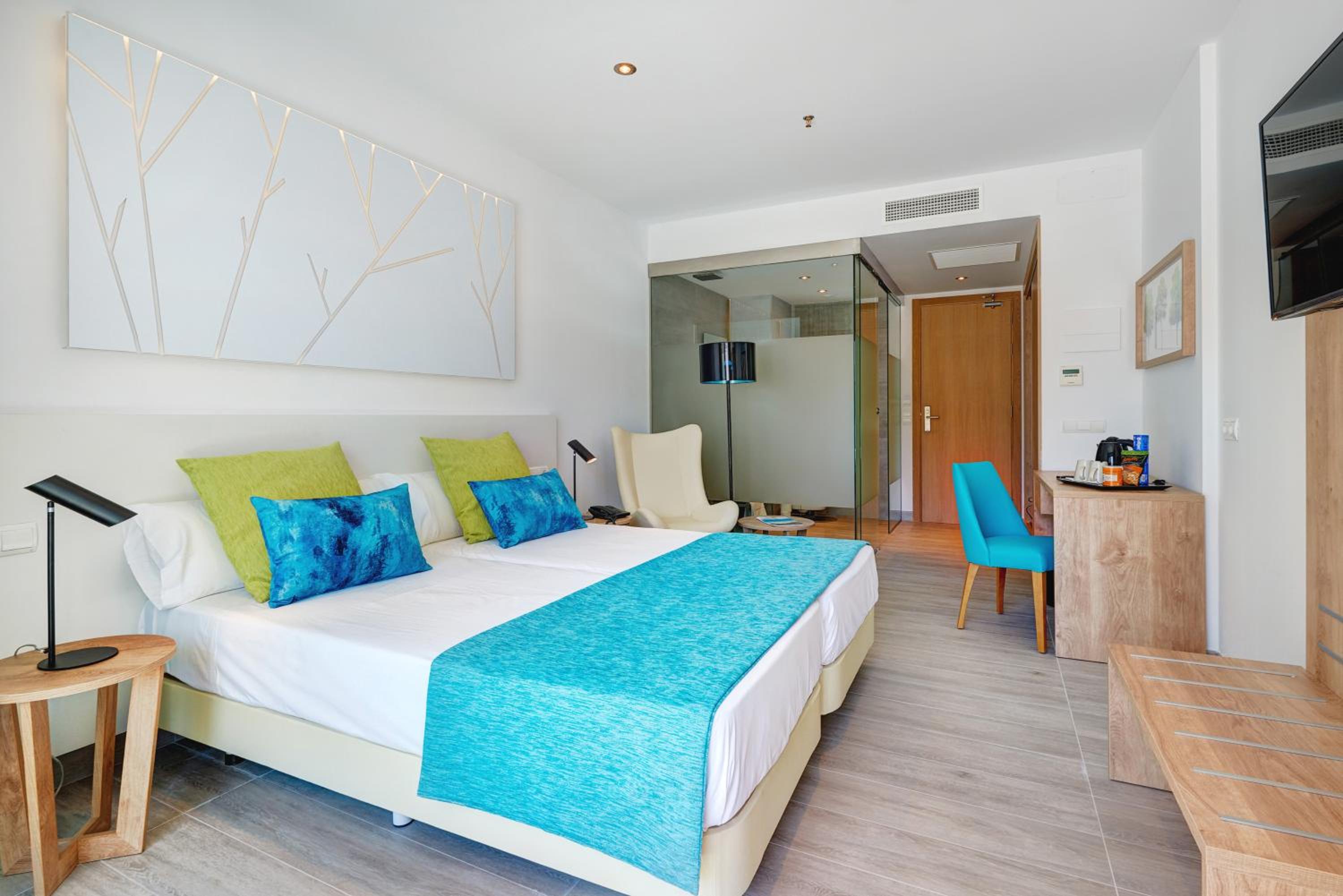 Junior Suite With Garden View - Adults Only thumbnail 5