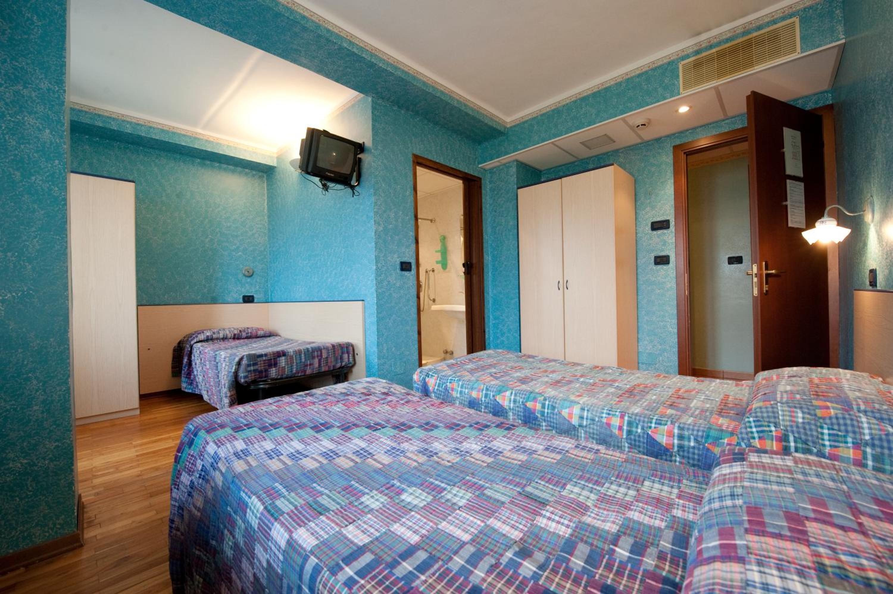 Comfort Triple Room
